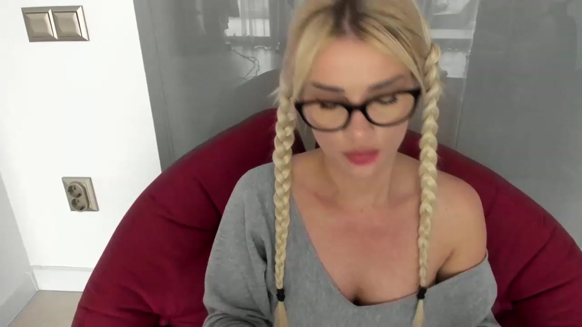 Gallery image thumbnail from Allesia_'s myfreecams stream on, 03/16/2023, 11:55 image 2 of 20