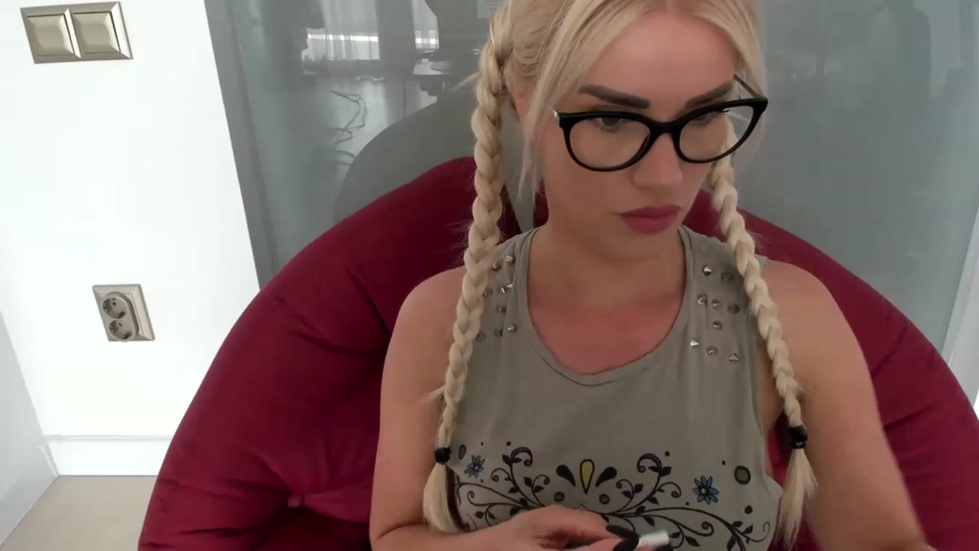 Gallery image thumbnail from Allesia_'s myfreecams stream on, 03/20/2023, 12:13 image 17 of 20