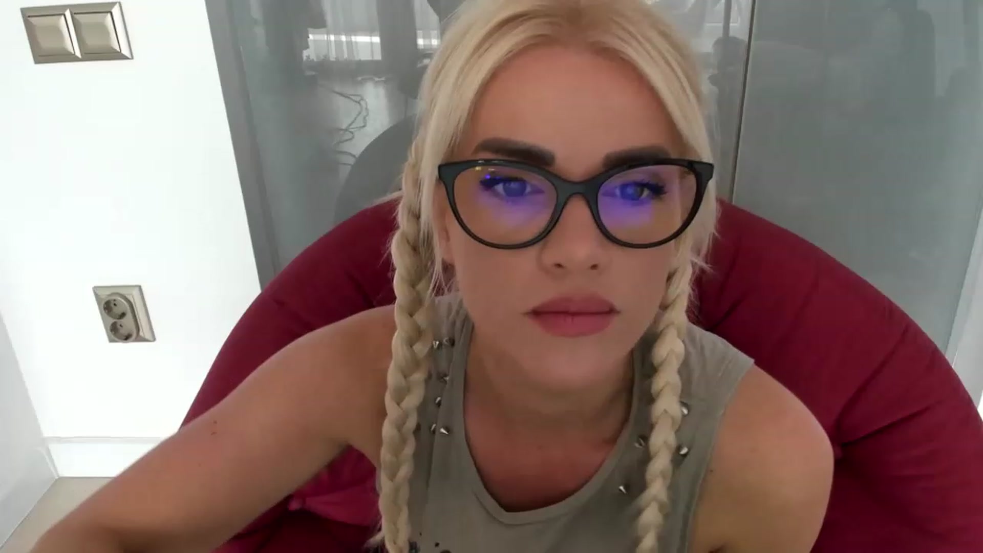 Gallery image thumbnail from Allesia_'s myfreecams stream on, 03/20/2023, 12:13 image 15 of 20