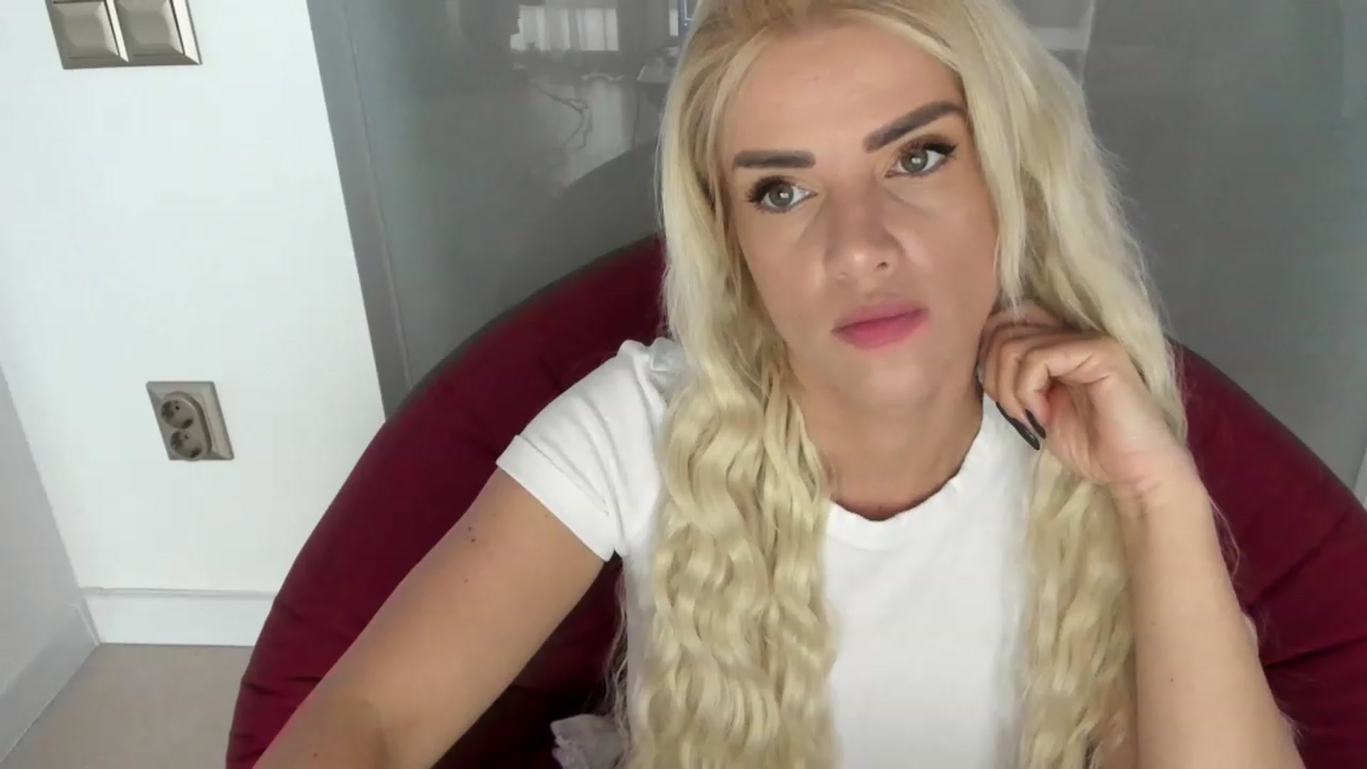 Gallery image thumbnail from Allesia_'s myfreecams stream on, 03/22/2023, 11:28 image 15 of 20