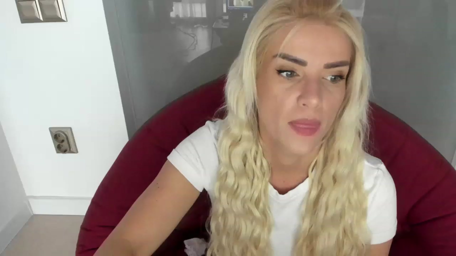 Gallery image thumbnail from Allesia_'s myfreecams stream on, 03/22/2023, 11:28 image 4 of 20