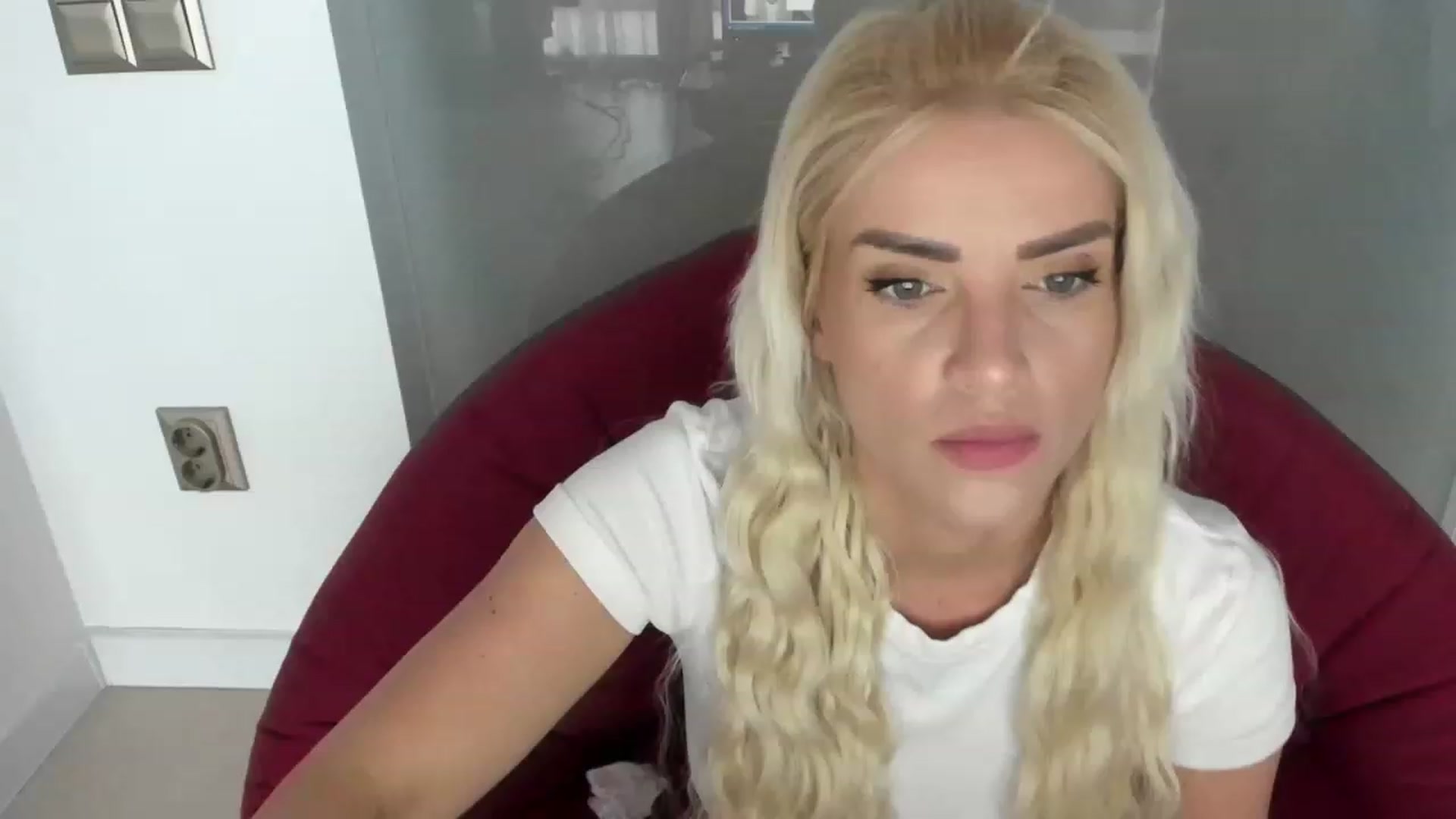 Gallery image thumbnail from Allesia_'s myfreecams stream on, 03/22/2023, 11:28 image 13 of 20
