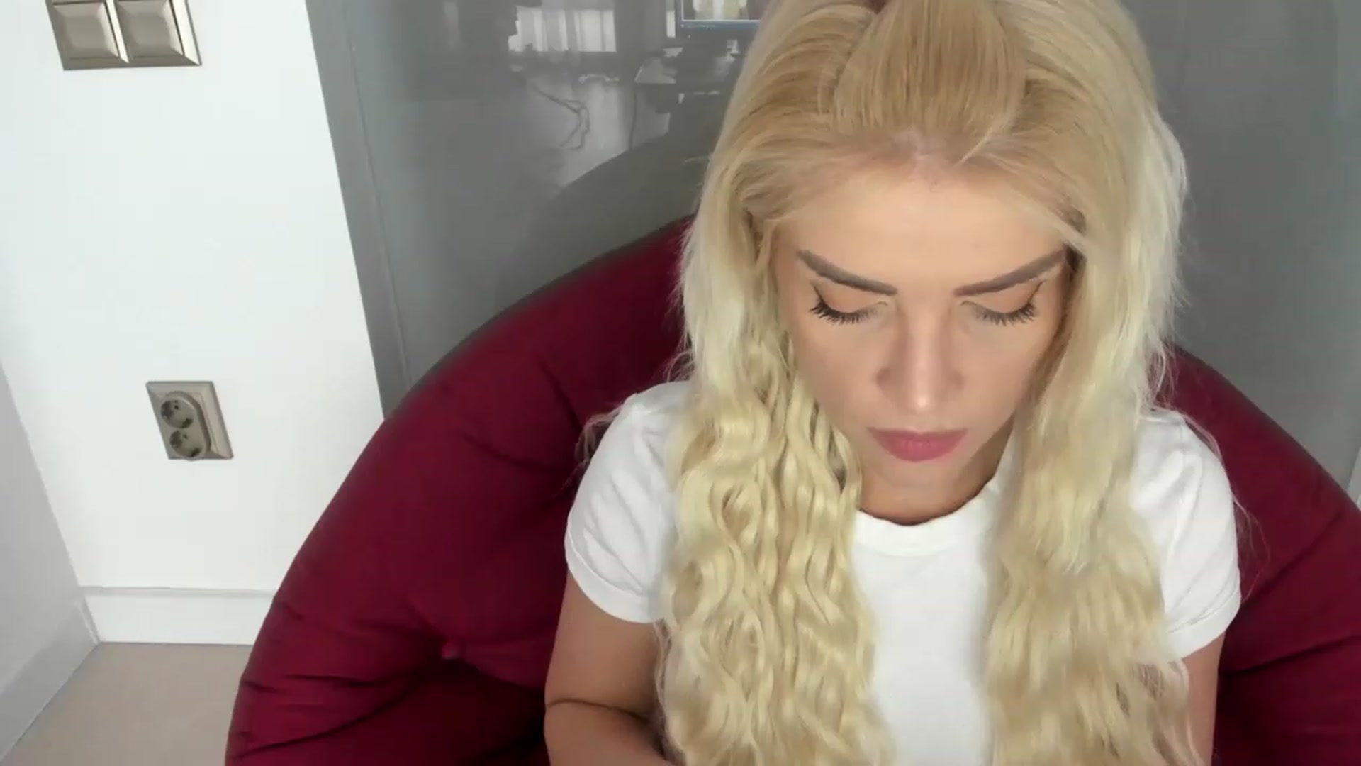 Gallery image thumbnail from Allesia_'s myfreecams stream on, 03/22/2023, 11:28 image 9 of 20