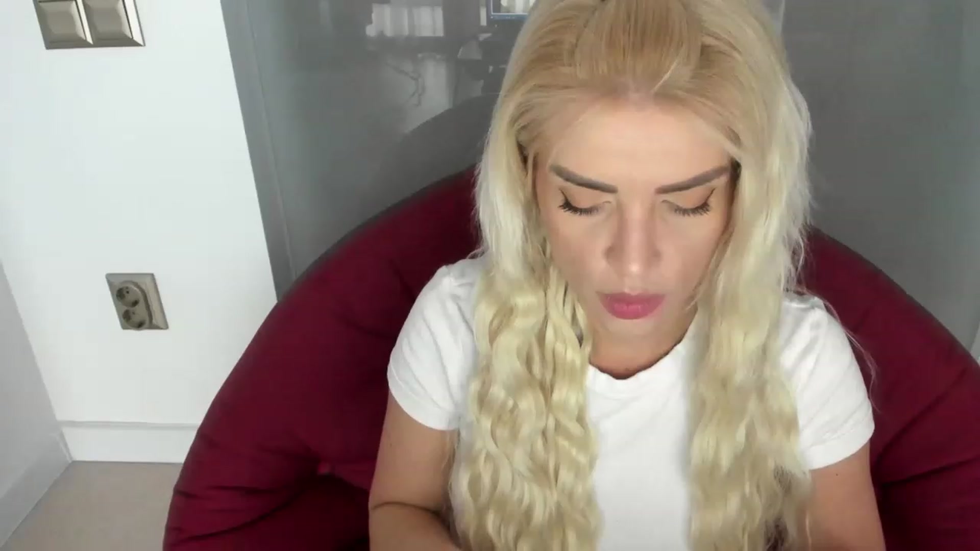 Gallery image thumbnail from Allesia_'s myfreecams stream on, 03/22/2023, 11:28 image 19 of 20