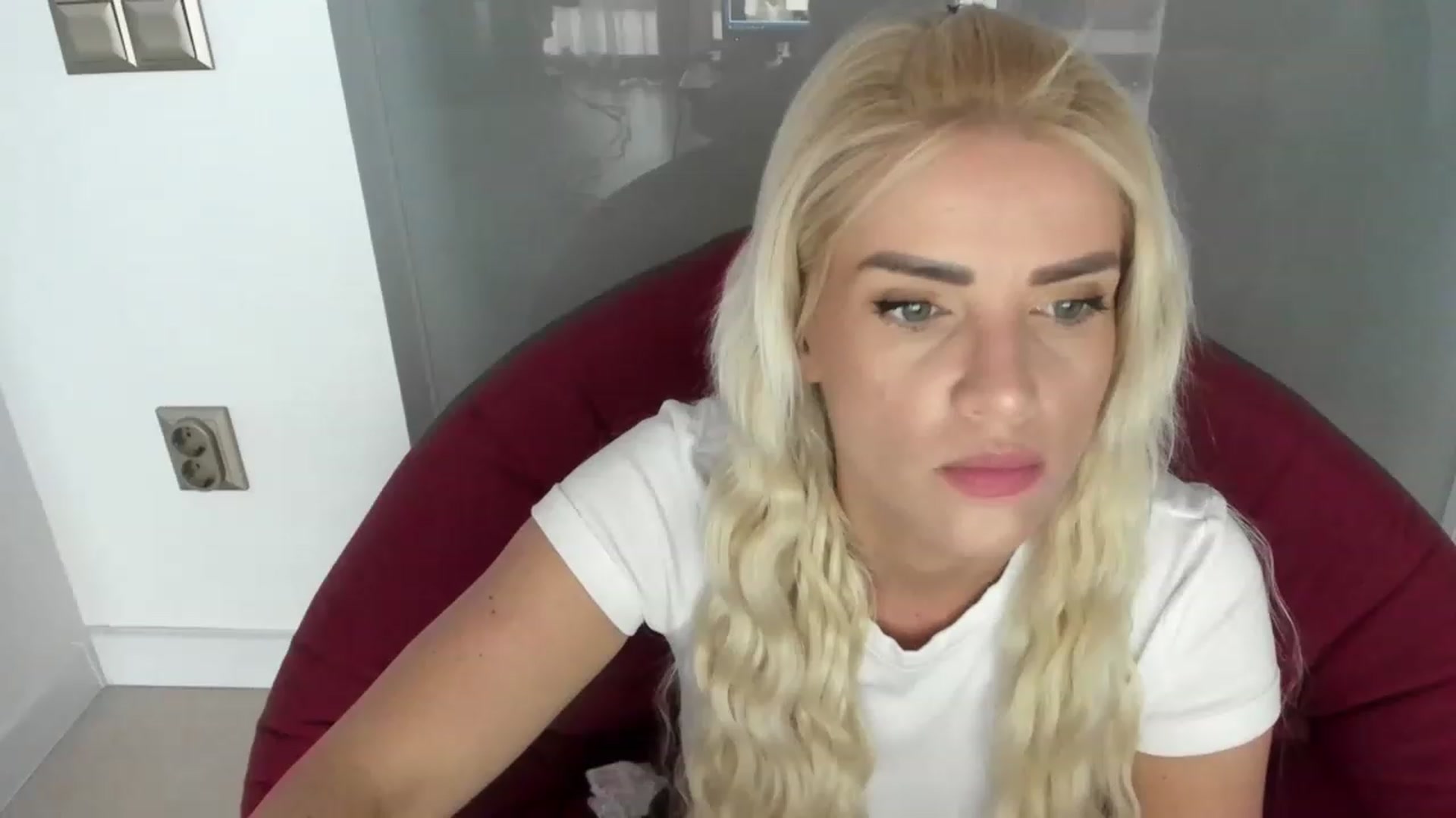 Gallery image thumbnail from Allesia_'s myfreecams stream on, 03/22/2023, 11:28 image 14 of 20