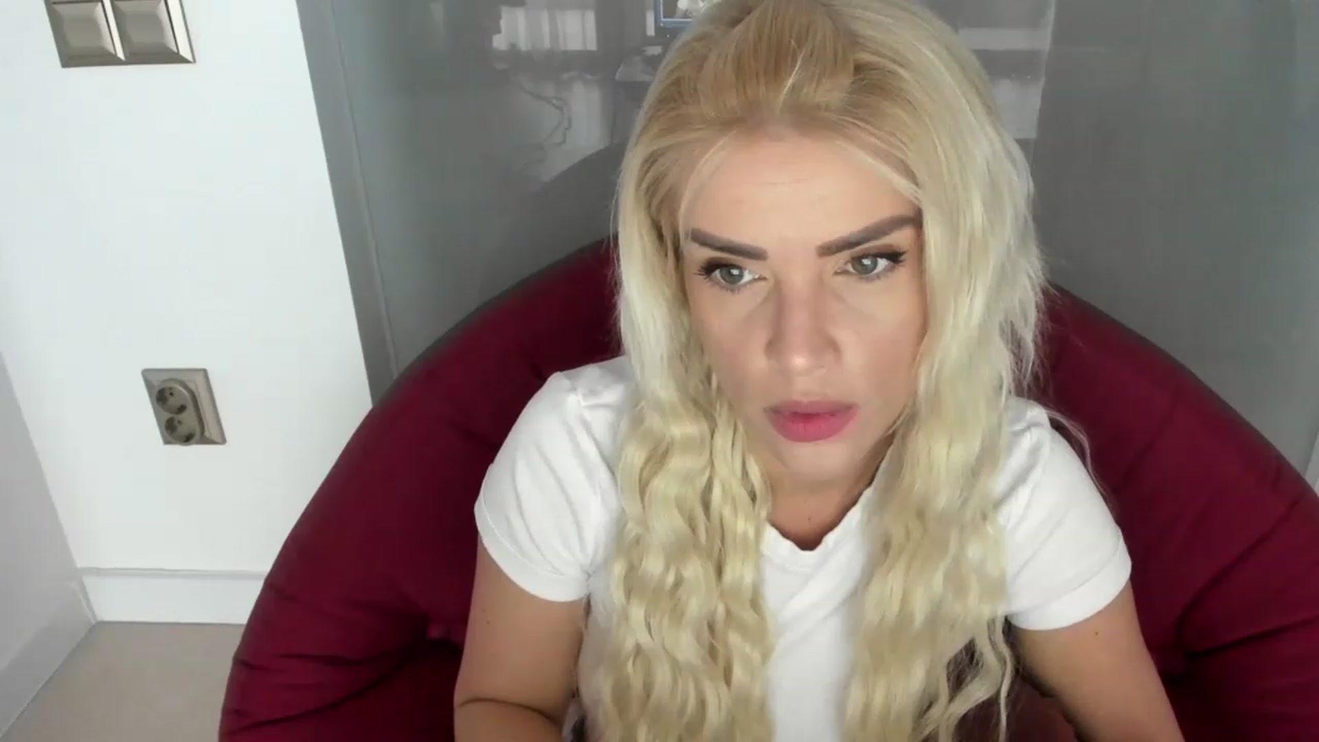 Gallery image thumbnail from Allesia_'s myfreecams stream on, 03/22/2023, 11:28 image 17 of 20