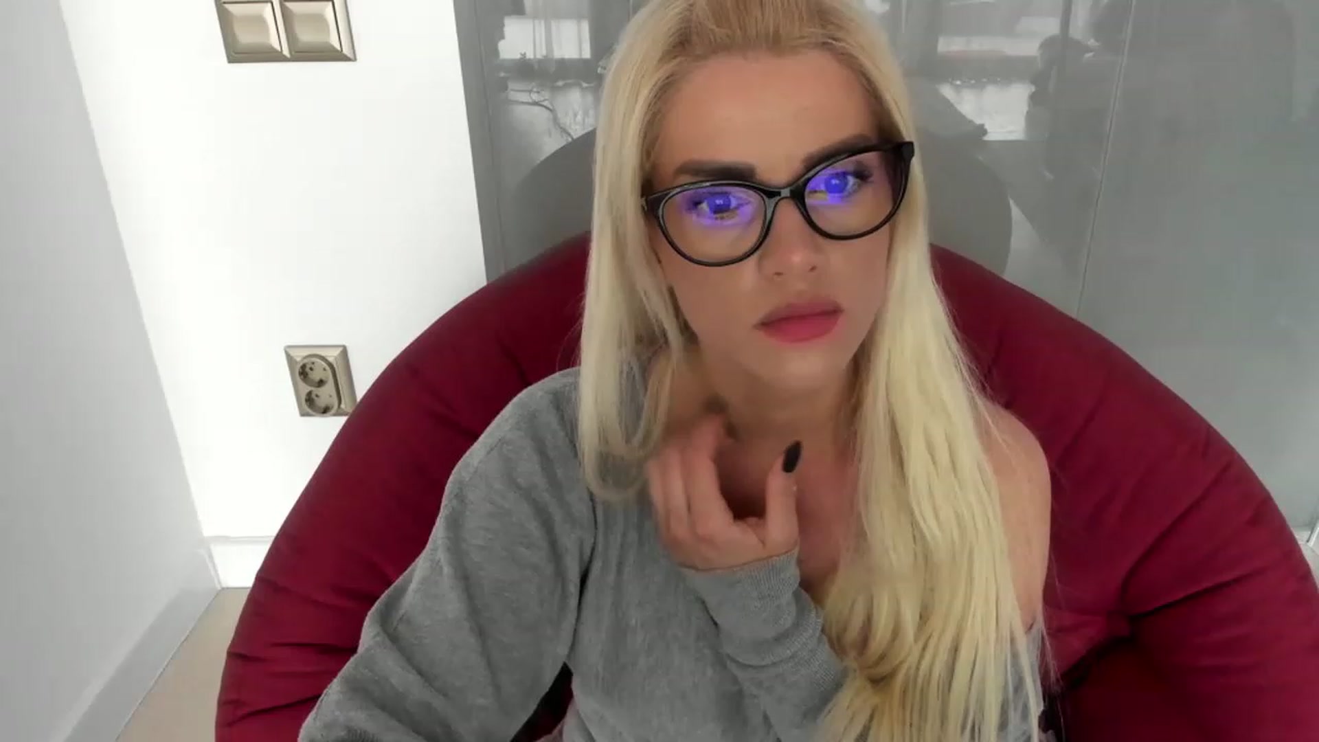 Gallery image thumbnail from Allesia_'s myfreecams stream on, 03/28/2023, 11:04 image 17 of 20