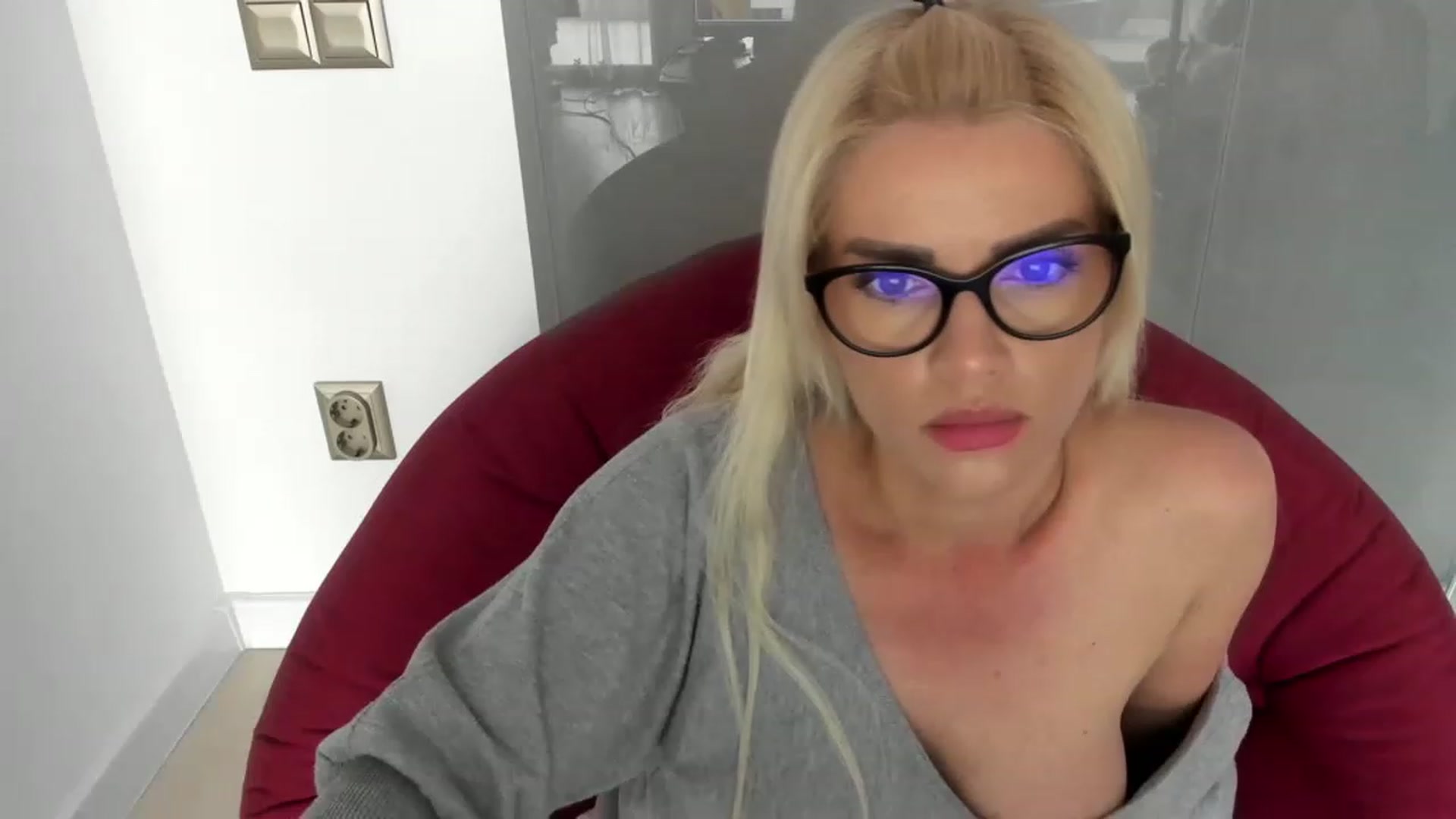 Gallery image thumbnail from Allesia_'s myfreecams stream on, 03/28/2023, 11:04 image 20 of 20