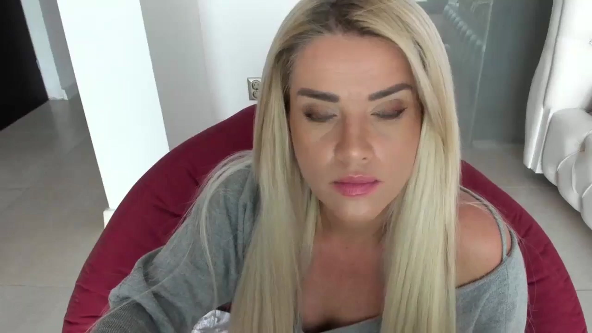 Gallery image thumbnail from Allesia_'s myfreecams stream on, 02/02/2024, 11:15 image 12 of 20
