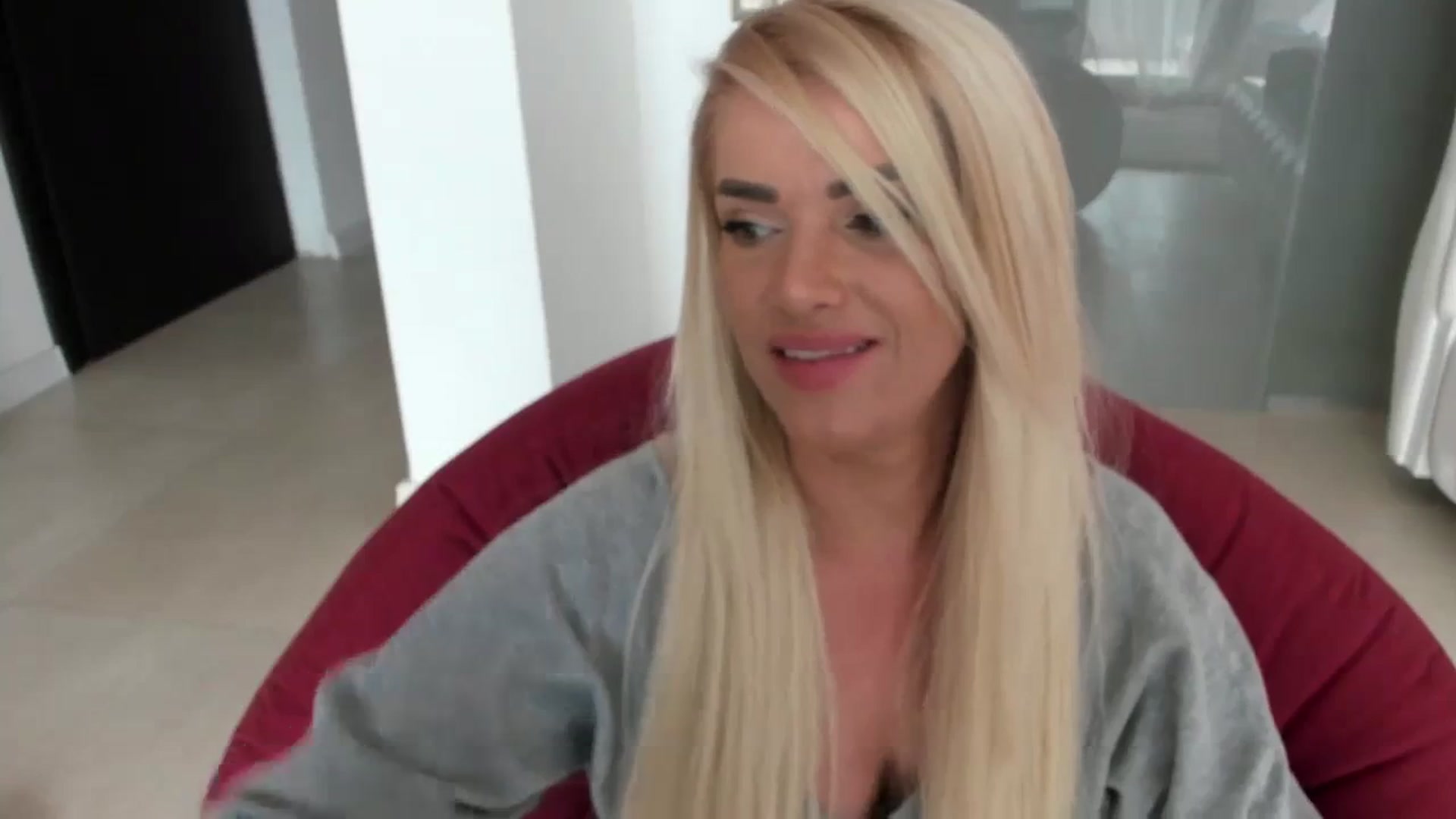 Gallery image thumbnail from Allesia_'s myfreecams stream on, 02/10/2024, 11:54 image 7 of 20