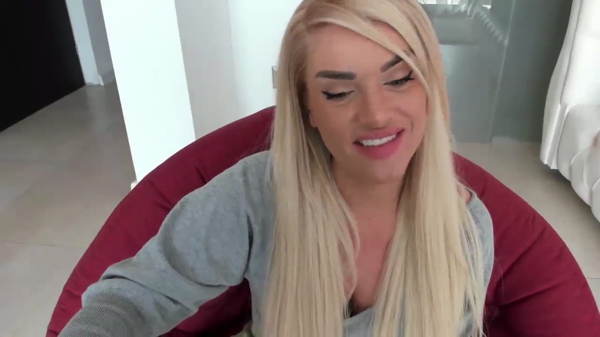 Gallery image thumbnail from Allesia_'s myfreecams stream on, 02/10/2024, 11:54 image 17 of 20