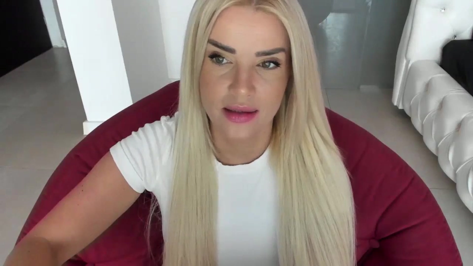 Gallery image thumbnail from Allesia_'s myfreecams stream on, 02/17/2024, 12:15 image 8 of 20