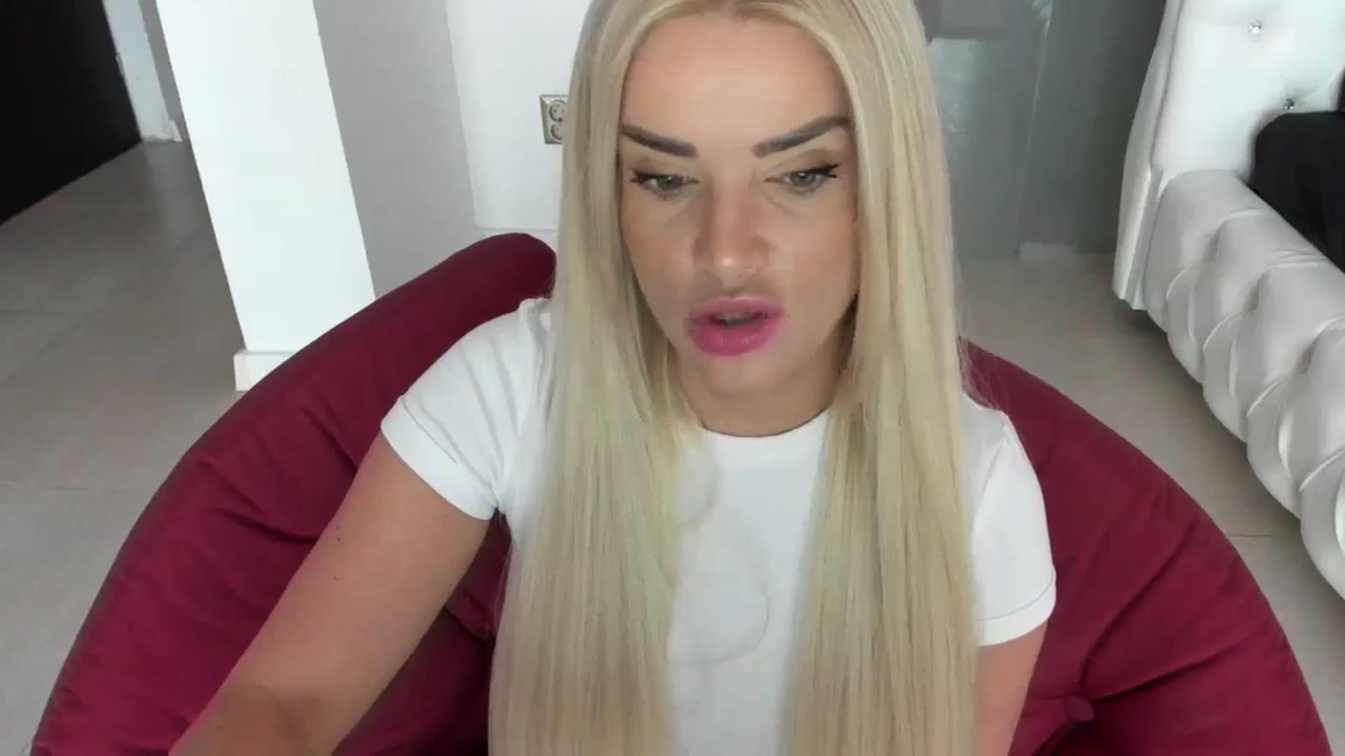 Gallery image thumbnail from Allesia_'s myfreecams stream on, 02/17/2024, 12:15 image 6 of 20