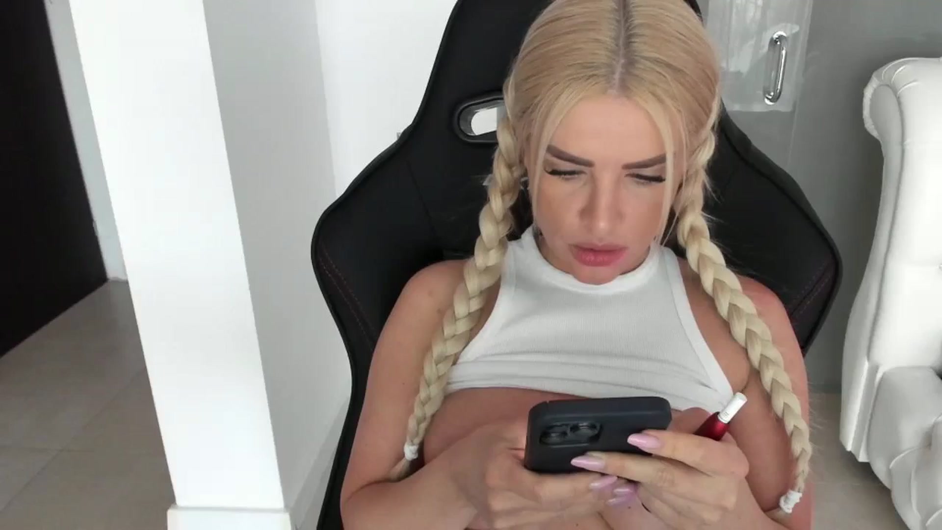 Gallery image thumbnail from Allesia_'s myfreecams stream on, 02/25/2024, 11:58 image 14 of 20