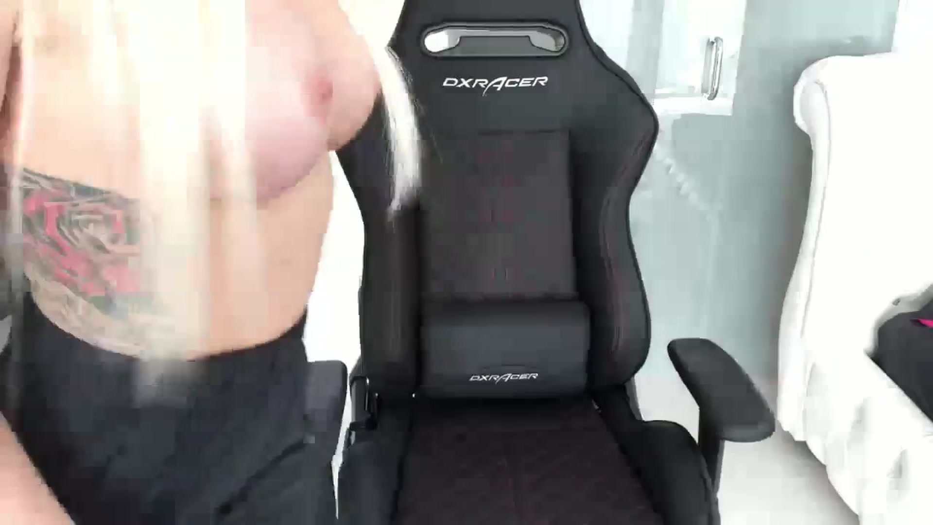 Gallery image thumbnail from Allesia_'s myfreecams stream on, 03/03/2024, 12:14 image 14 of 20