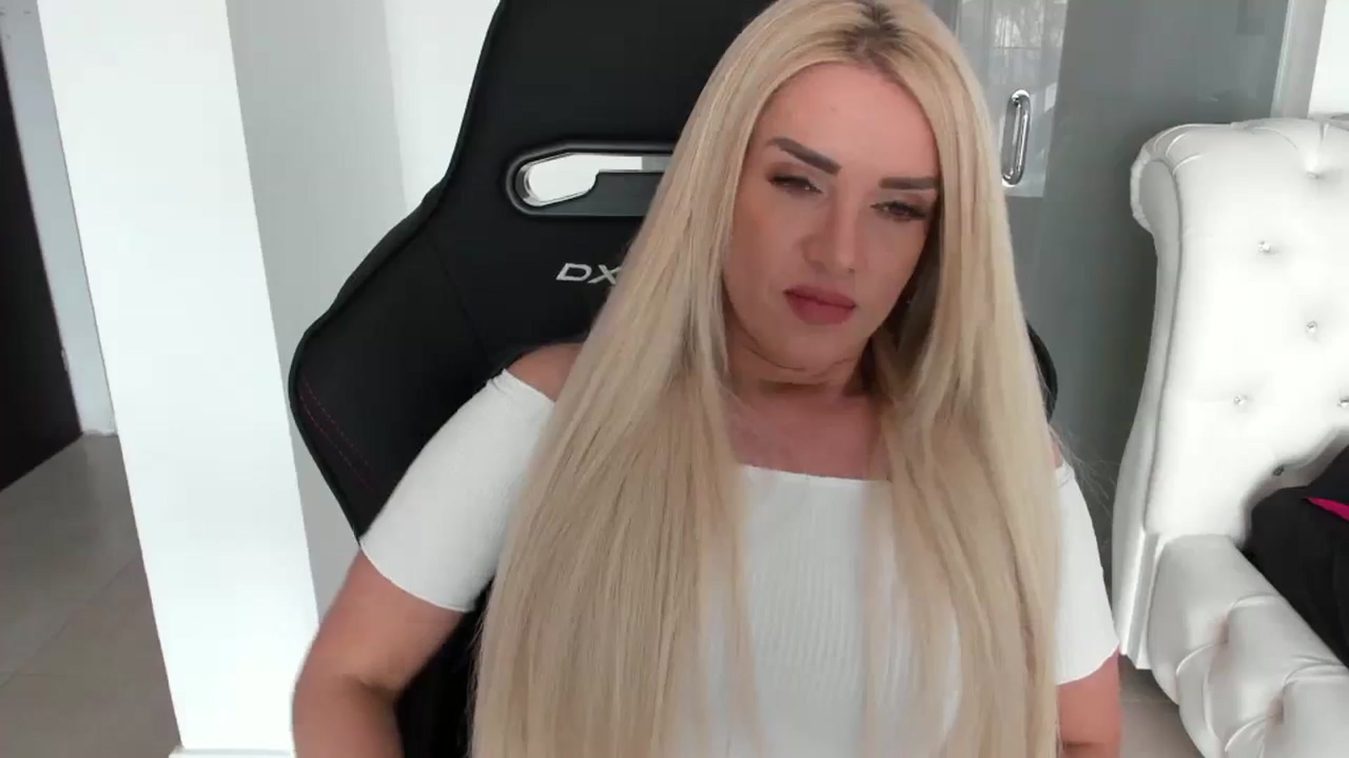 Gallery image thumbnail from Allesia_'s myfreecams stream on, 03/06/2024, 12:30 image 2 of 20
