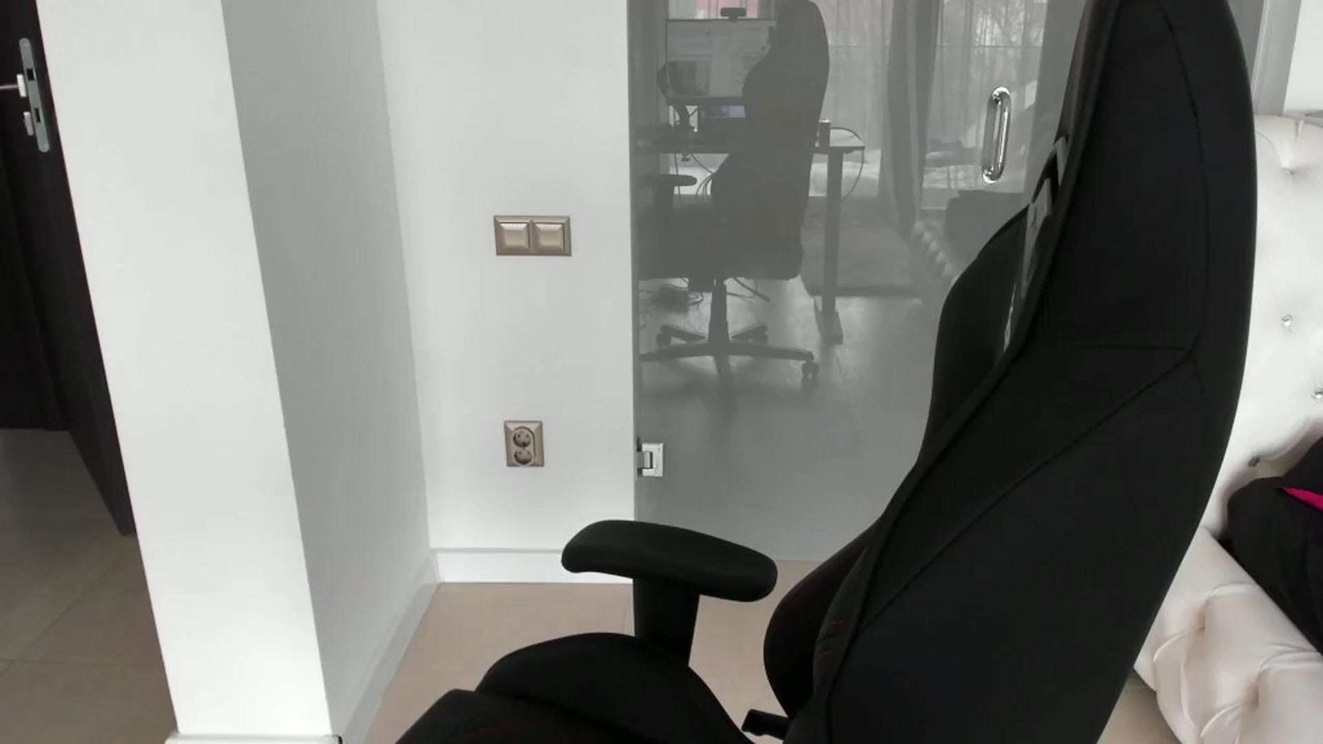 Gallery image thumbnail from Allesia_'s myfreecams stream on, 03/06/2024, 12:30 image 8 of 20