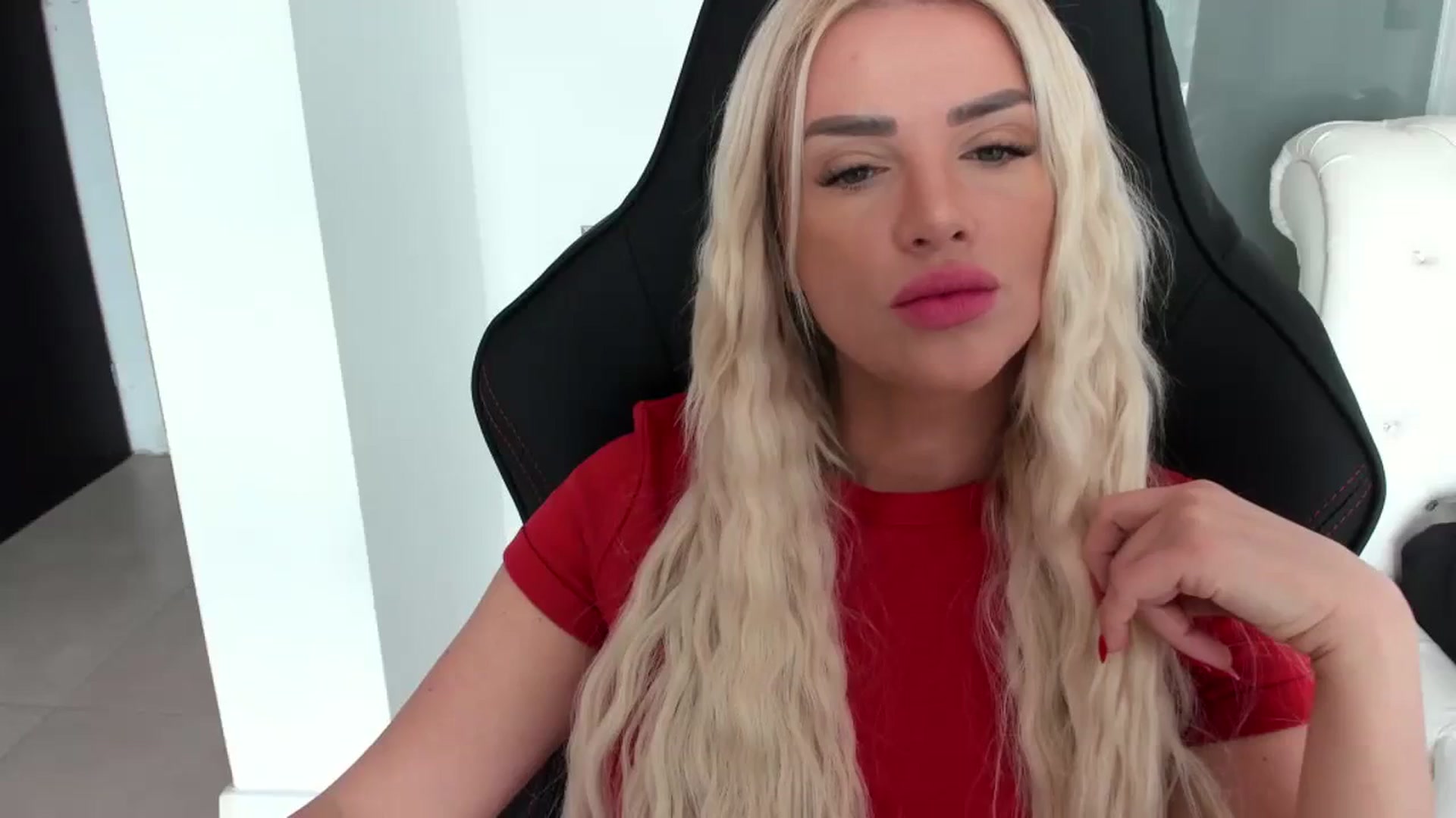 Gallery image thumbnail from Allesia_'s myfreecams stream on, 03/07/2024, 11:13 image 13 of 20
