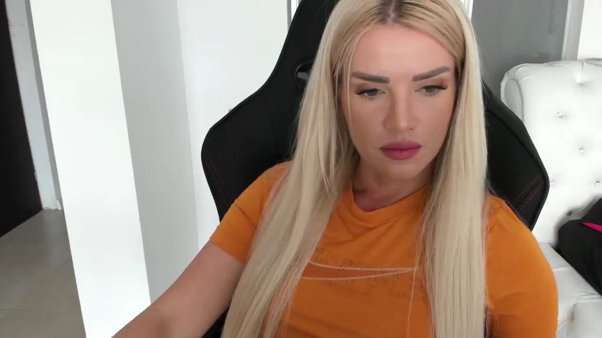 Gallery image thumbnail from Allesia_'s myfreecams stream on, 03/11/2024, 10:57 image 15 of 20