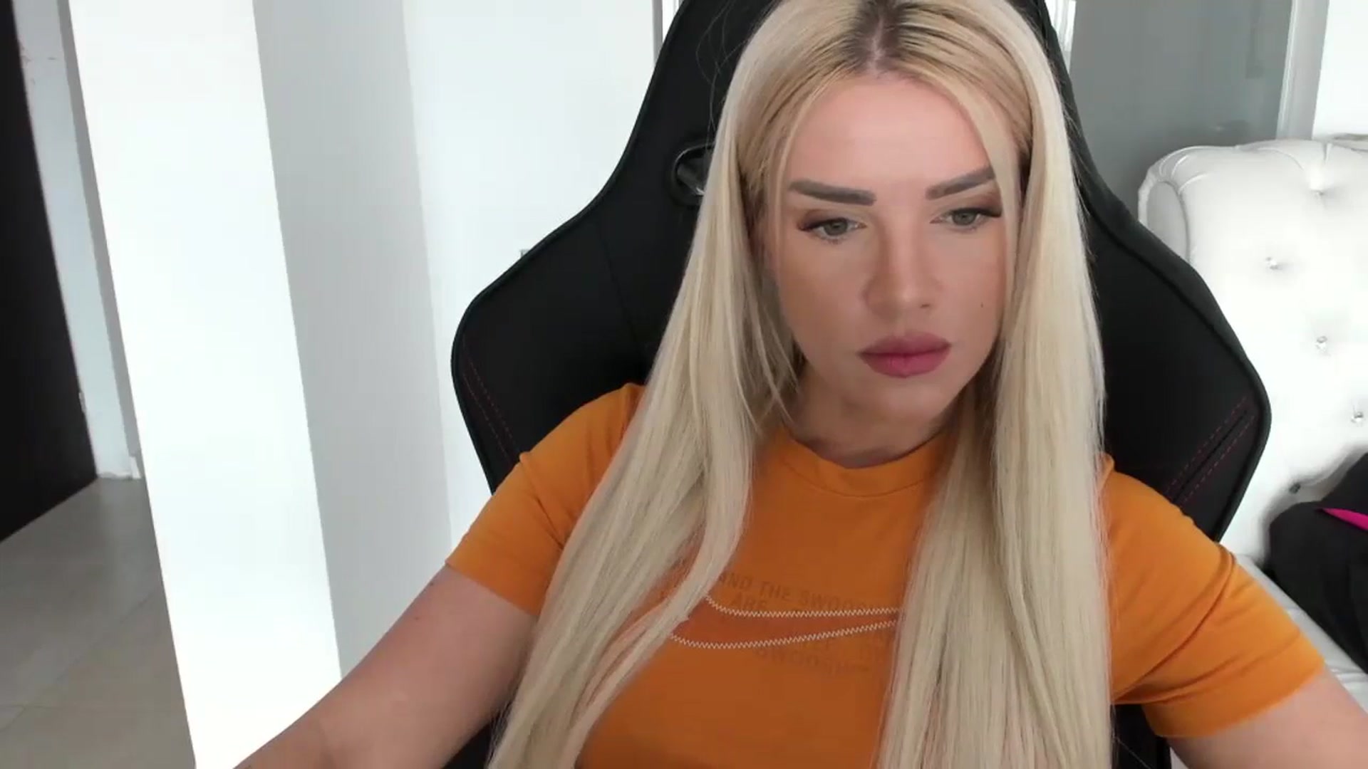 Gallery image thumbnail from Allesia_'s myfreecams stream on, 03/11/2024, 10:57 image 3 of 20