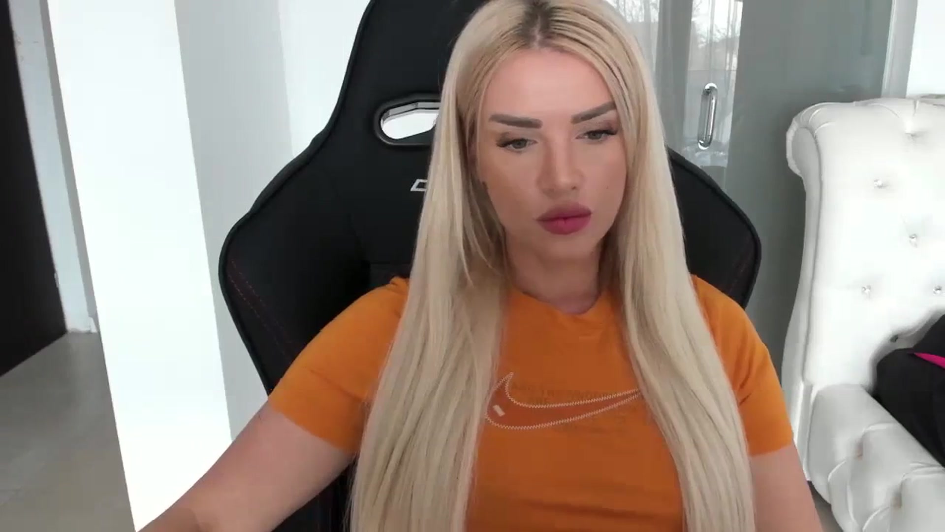 Gallery image thumbnail from Allesia_'s myfreecams stream on, 03/11/2024, 10:57 image 8 of 20