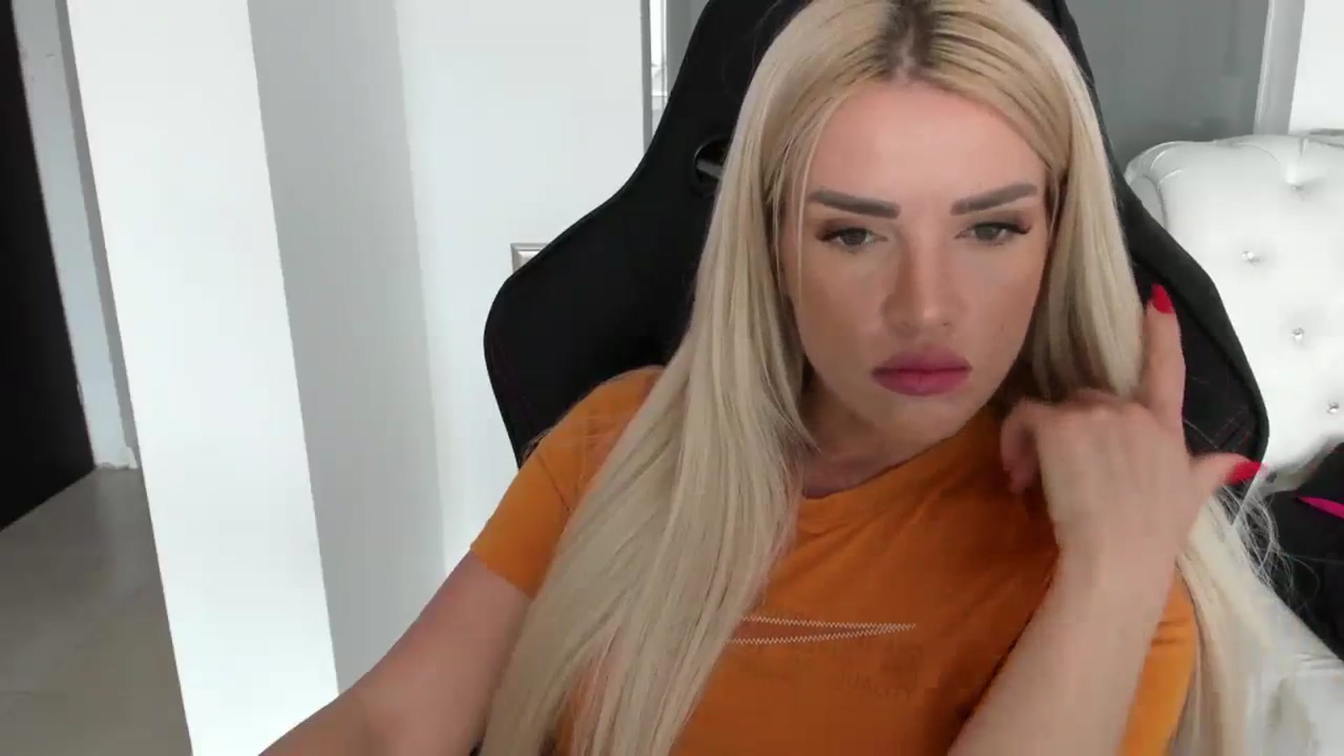 Gallery image thumbnail from Allesia_'s myfreecams stream on, 03/11/2024, 10:57 image 18 of 20