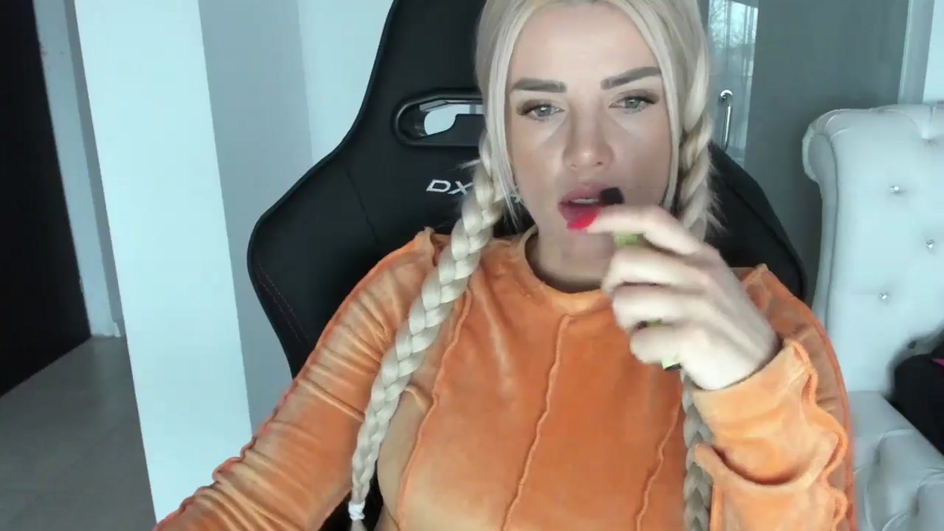 Gallery image thumbnail from Allesia_'s myfreecams stream on, 03/12/2024, 10:40 image 8 of 20