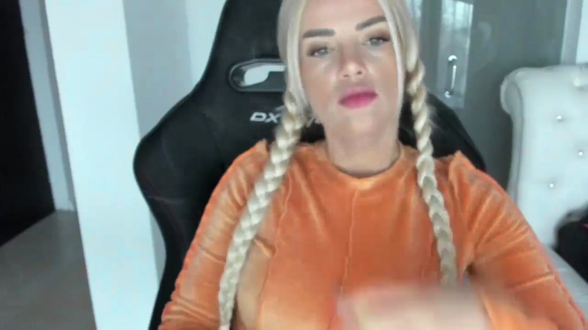 Gallery image thumbnail from Allesia_'s myfreecams stream on, 03/12/2024, 10:40 image 2 of 20