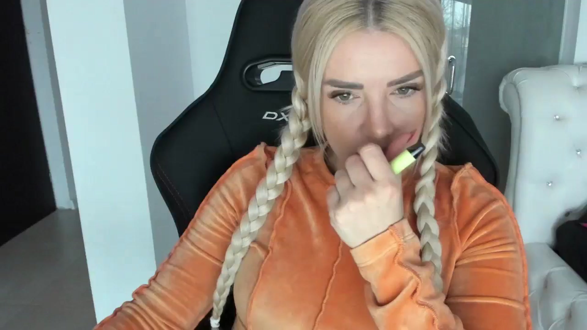 Gallery image thumbnail from Allesia_'s myfreecams stream on, 03/12/2024, 10:40 image 7 of 20