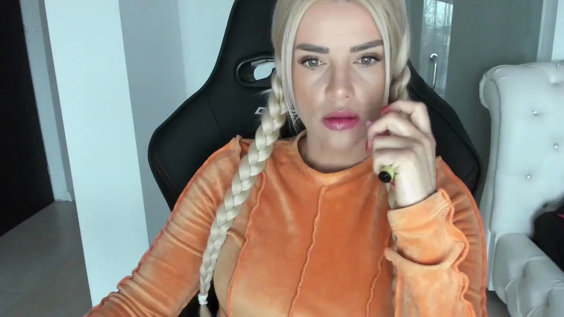 Gallery image thumbnail from Allesia_'s myfreecams stream on, 03/12/2024, 10:40 image 9 of 20