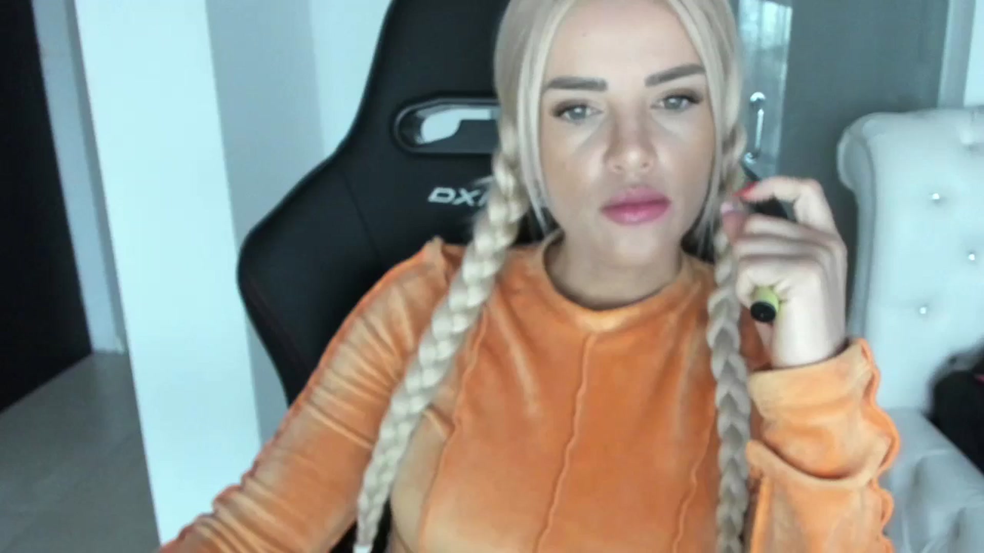 Gallery image thumbnail from Allesia_'s myfreecams stream on, 03/12/2024, 10:40 image 3 of 20