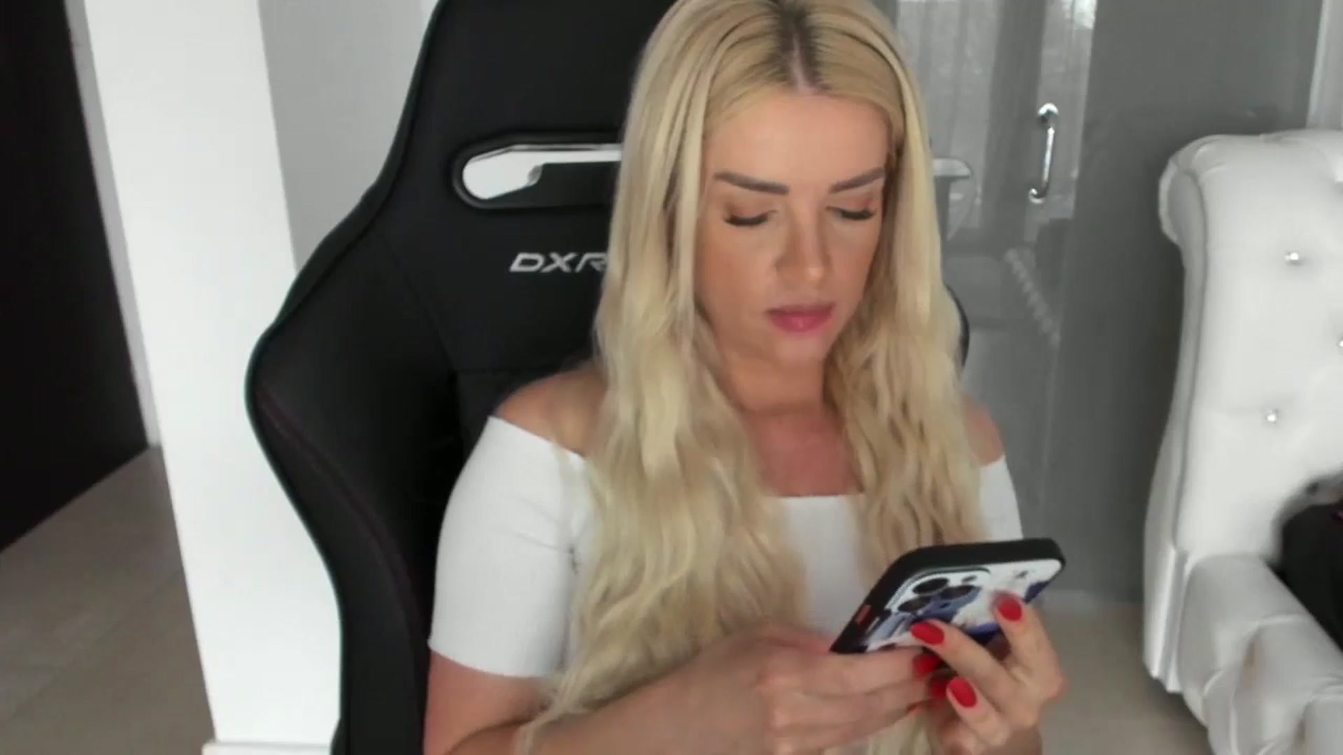 Gallery image thumbnail from Allesia_'s myfreecams stream on, 03/13/2024, 09:41 image 8 of 20