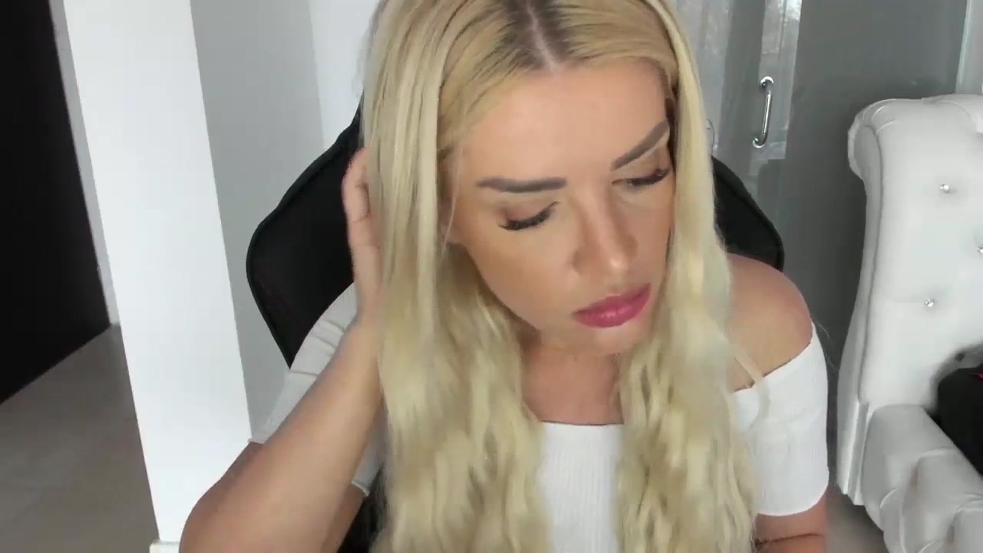 Gallery image thumbnail from Allesia_'s myfreecams stream on, 03/13/2024, 09:41 image 7 of 20