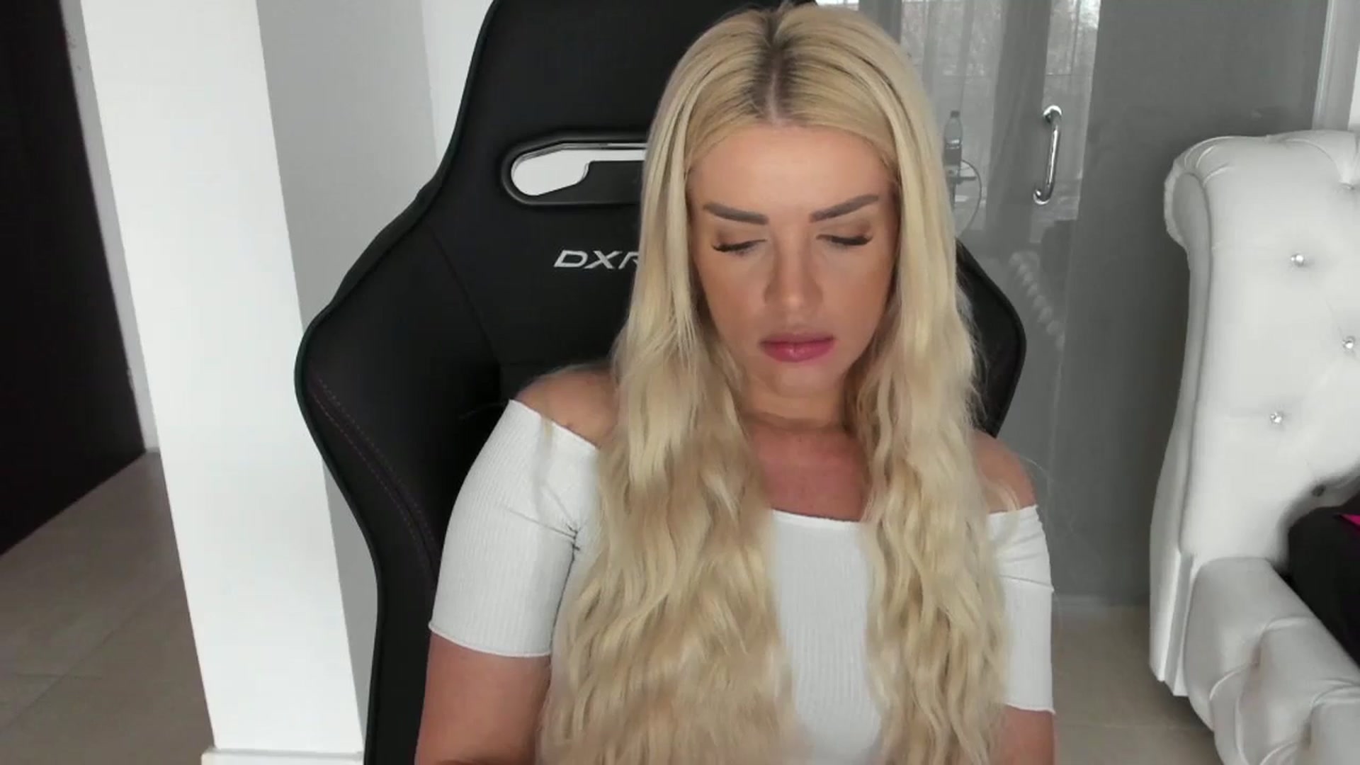 Gallery image thumbnail from Allesia_'s myfreecams stream on, 03/13/2024, 09:41 image 11 of 20