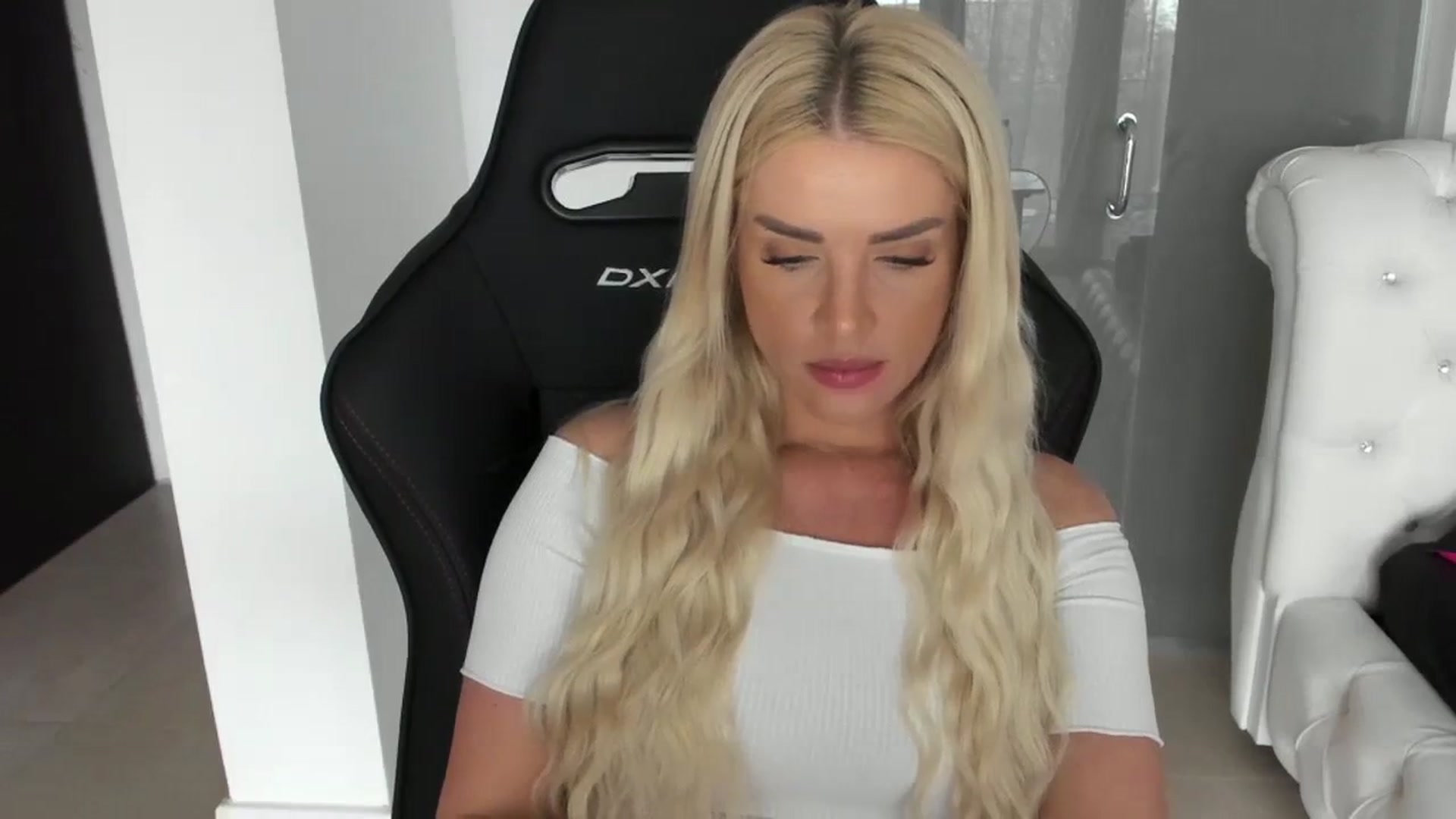 Gallery image thumbnail from Allesia_'s myfreecams stream on, 03/13/2024, 09:41 image 10 of 20
