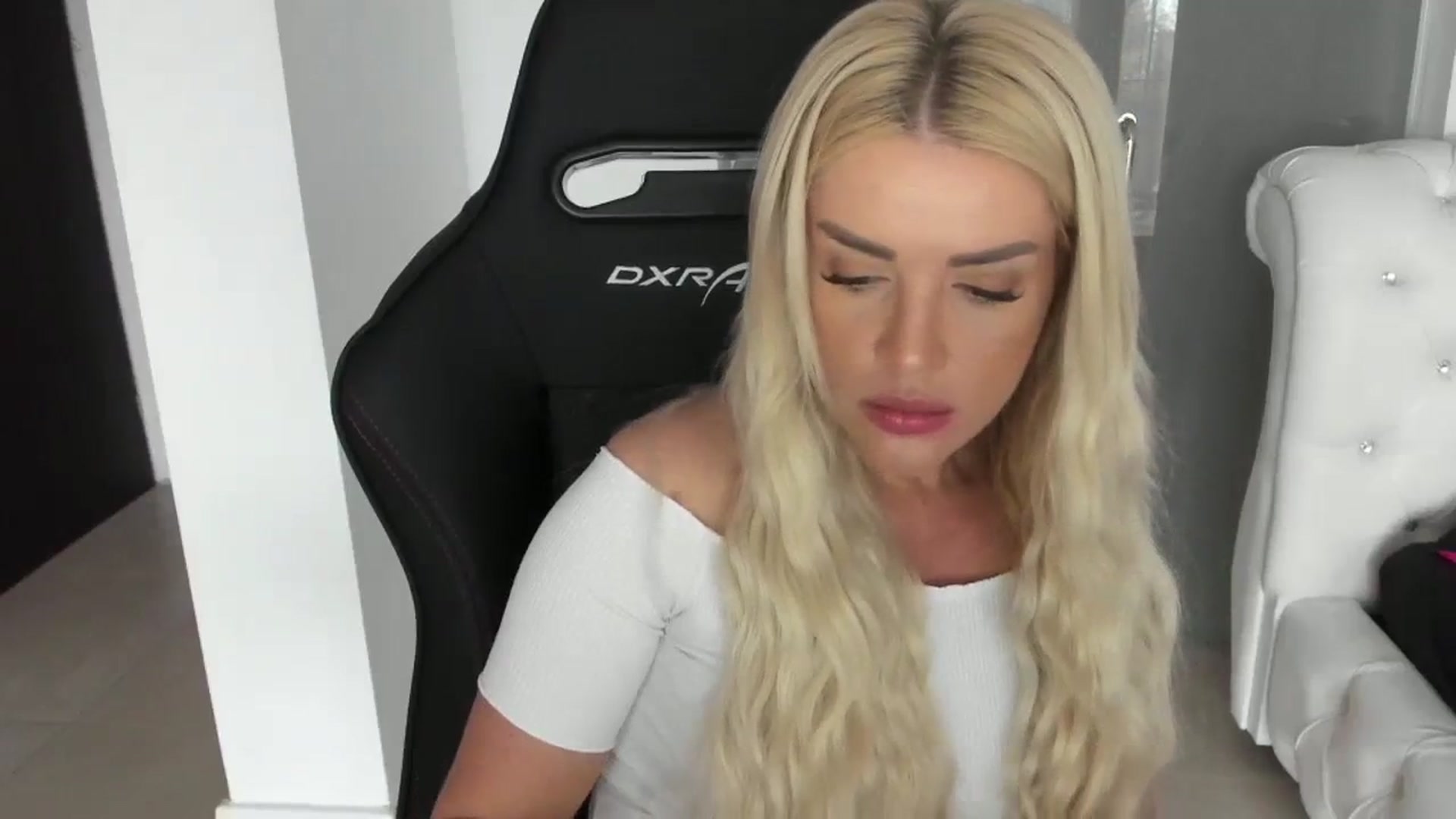 Gallery image thumbnail from Allesia_'s myfreecams stream on, 03/13/2024, 09:41 image 12 of 20