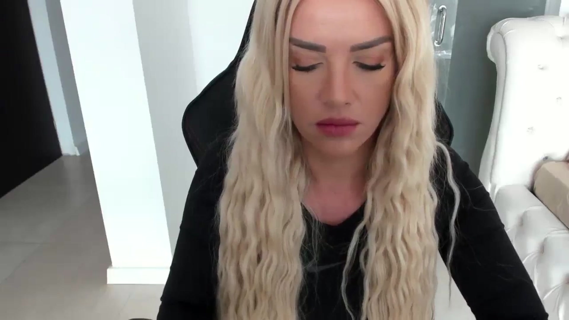 Gallery image thumbnail from Allesia_'s myfreecams stream on, 03/15/2024, 12:12 image 3 of 20
