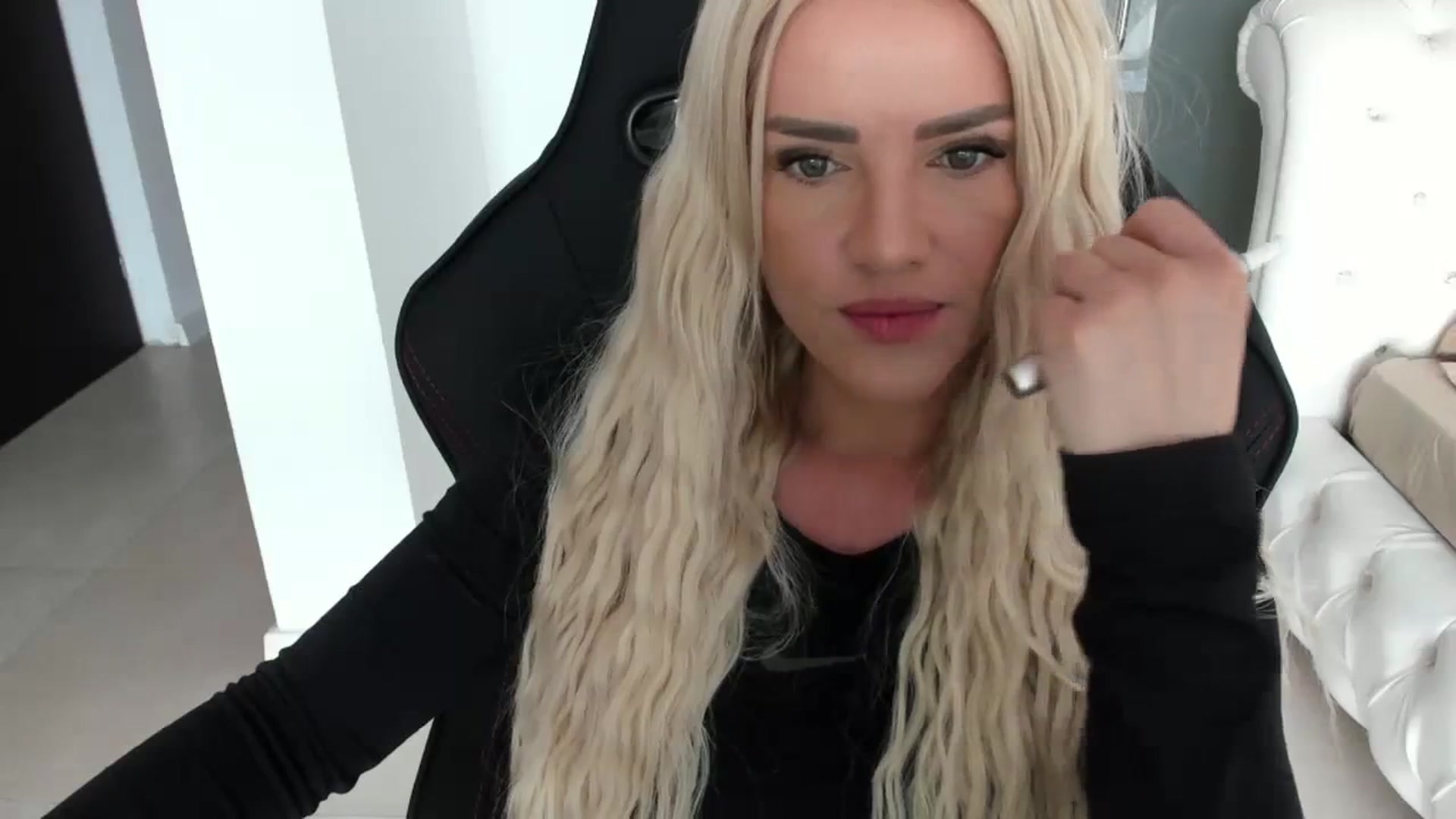 Gallery image thumbnail from Allesia_'s myfreecams stream on, 03/15/2024, 12:12 image 19 of 20