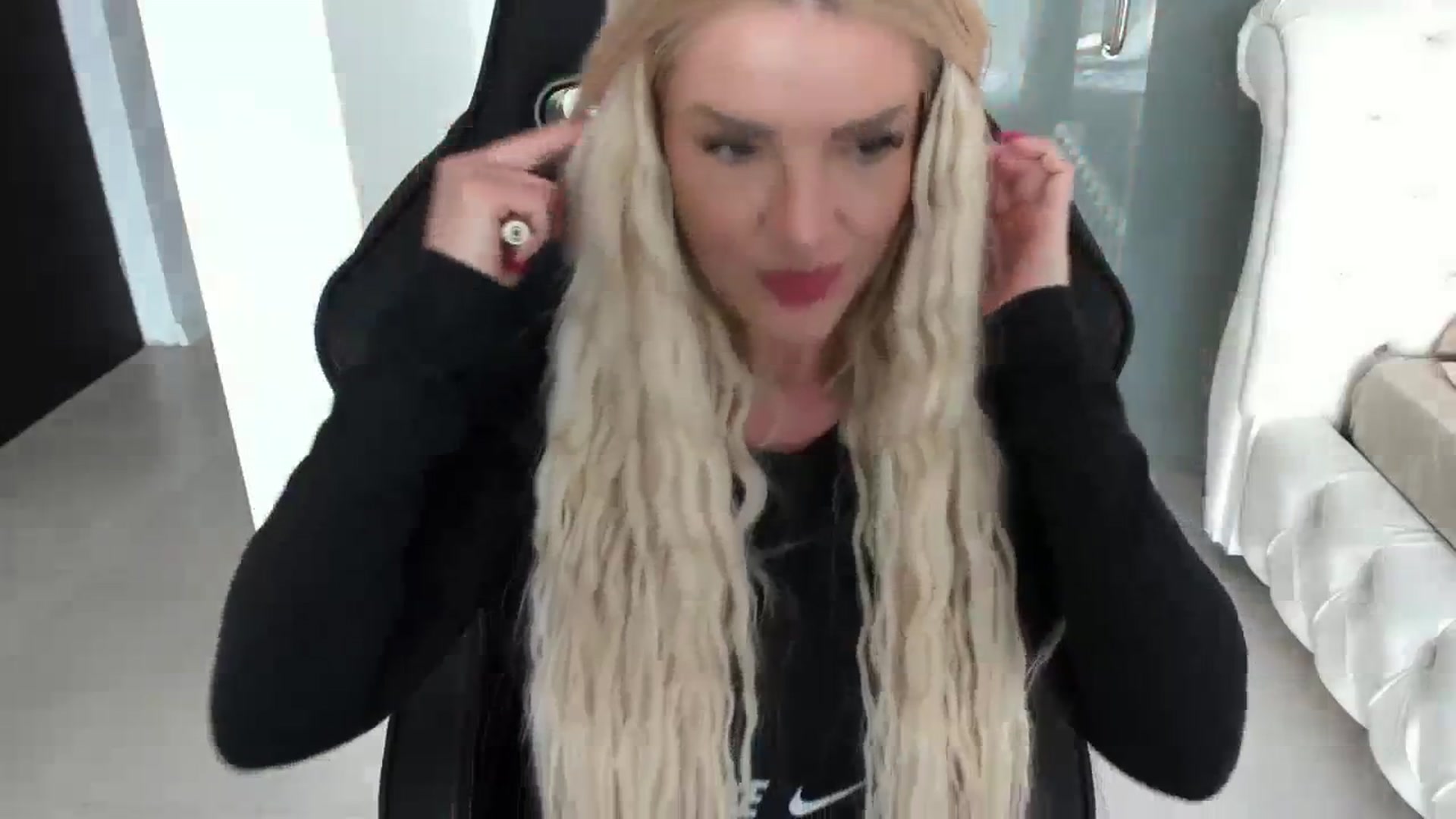 Gallery image thumbnail from Allesia_'s myfreecams stream on, 03/15/2024, 12:12 image 18 of 20