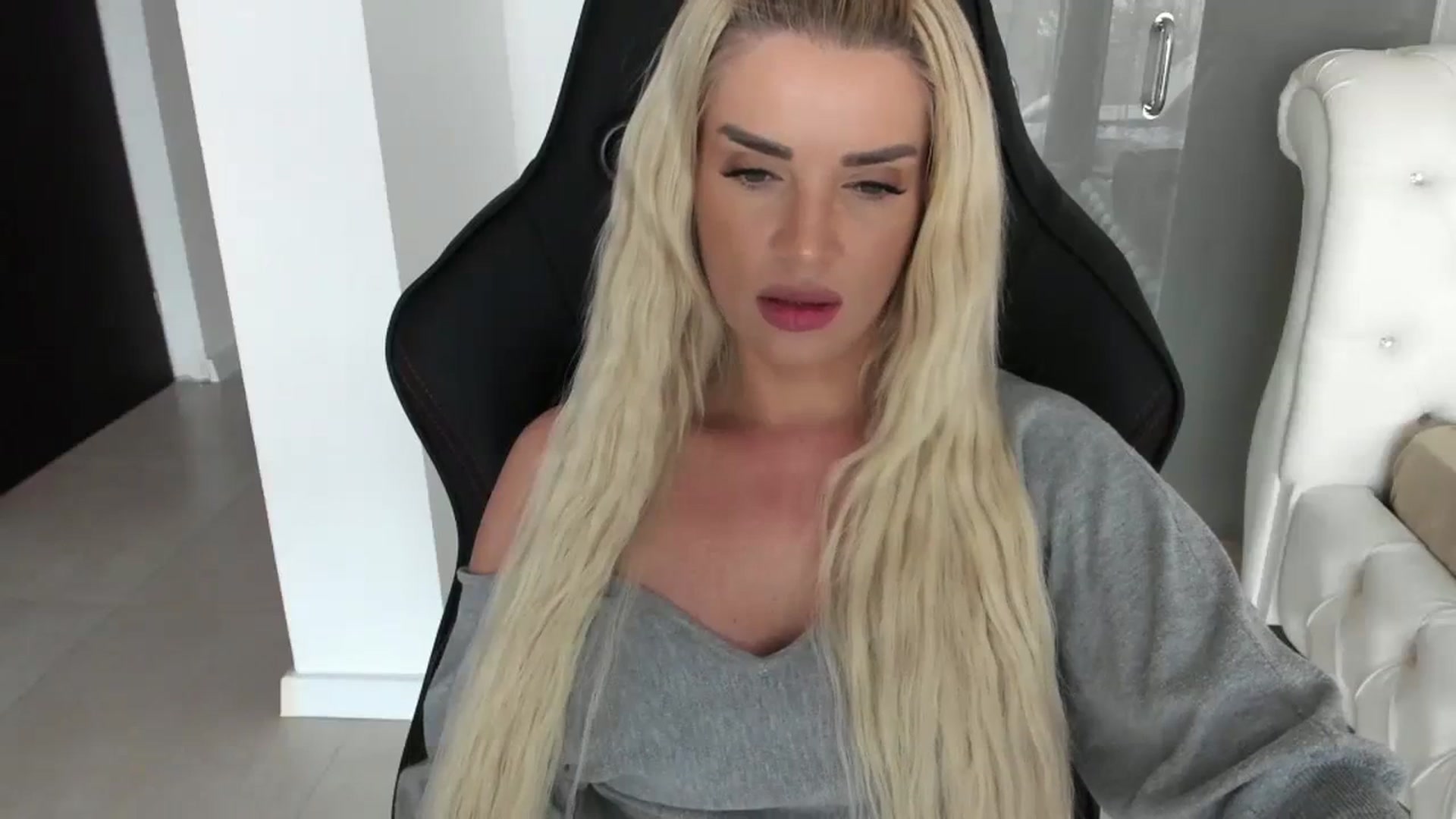 Gallery image thumbnail from Allesia_'s myfreecams stream on, 03/19/2024, 11:53 image 19 of 20