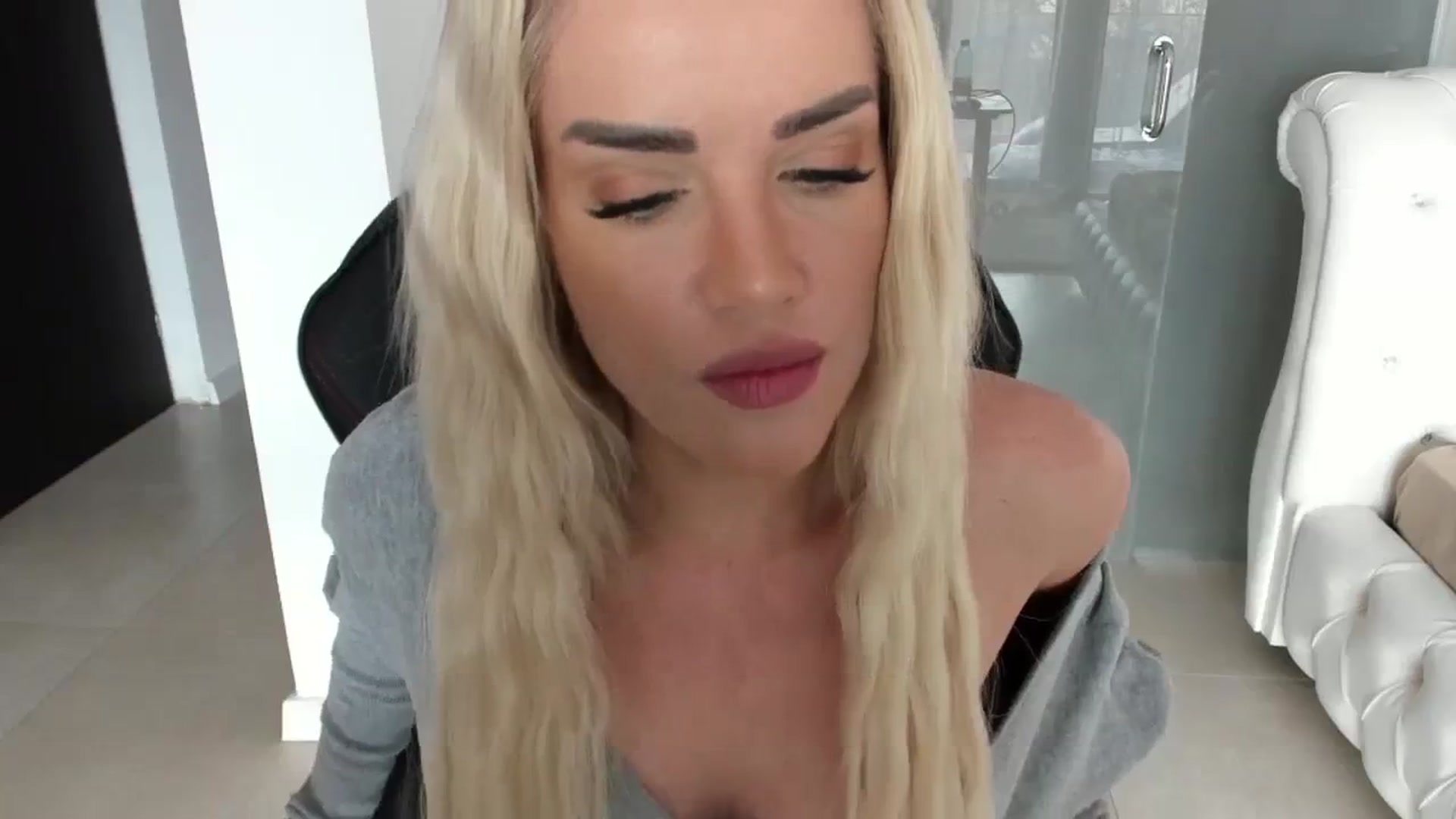 Gallery image thumbnail from Allesia_'s myfreecams stream on, 03/19/2024, 11:53 image 4 of 20