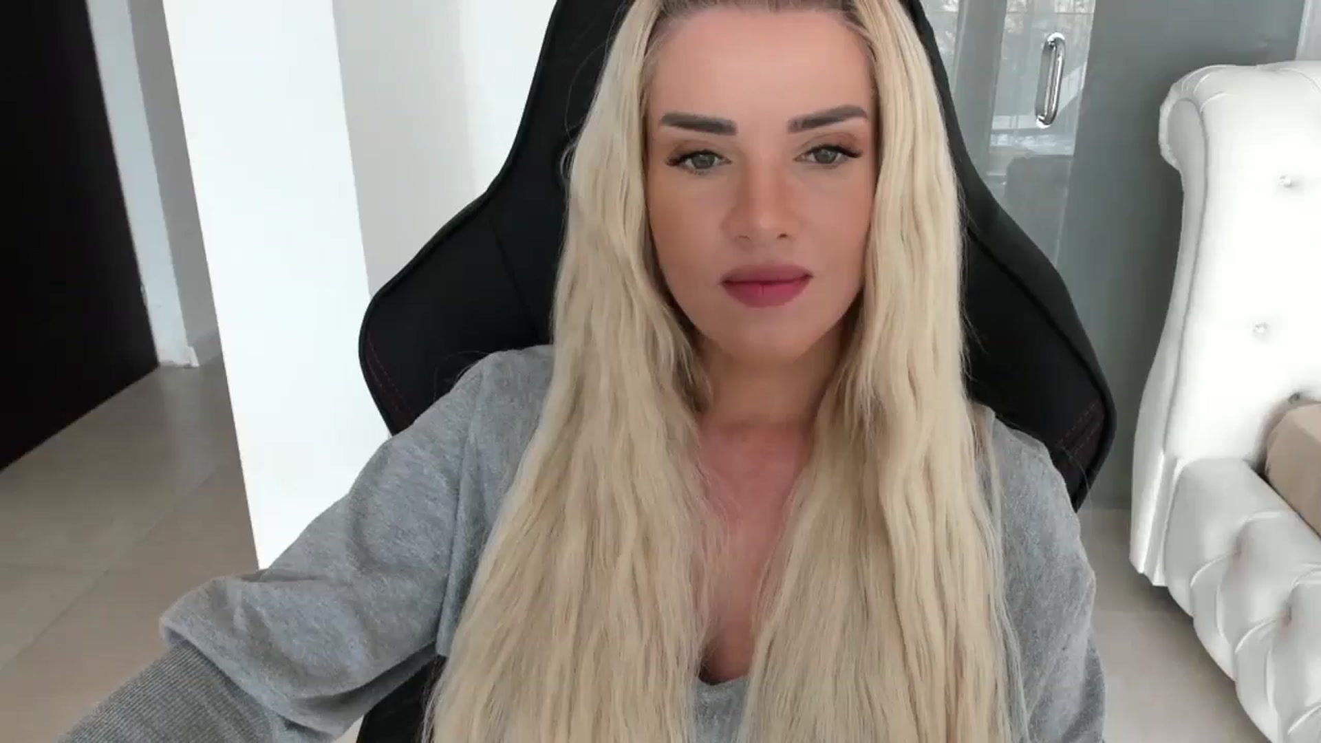 Gallery image thumbnail from Allesia_'s myfreecams stream on, 03/19/2024, 11:53 image 1 of 20