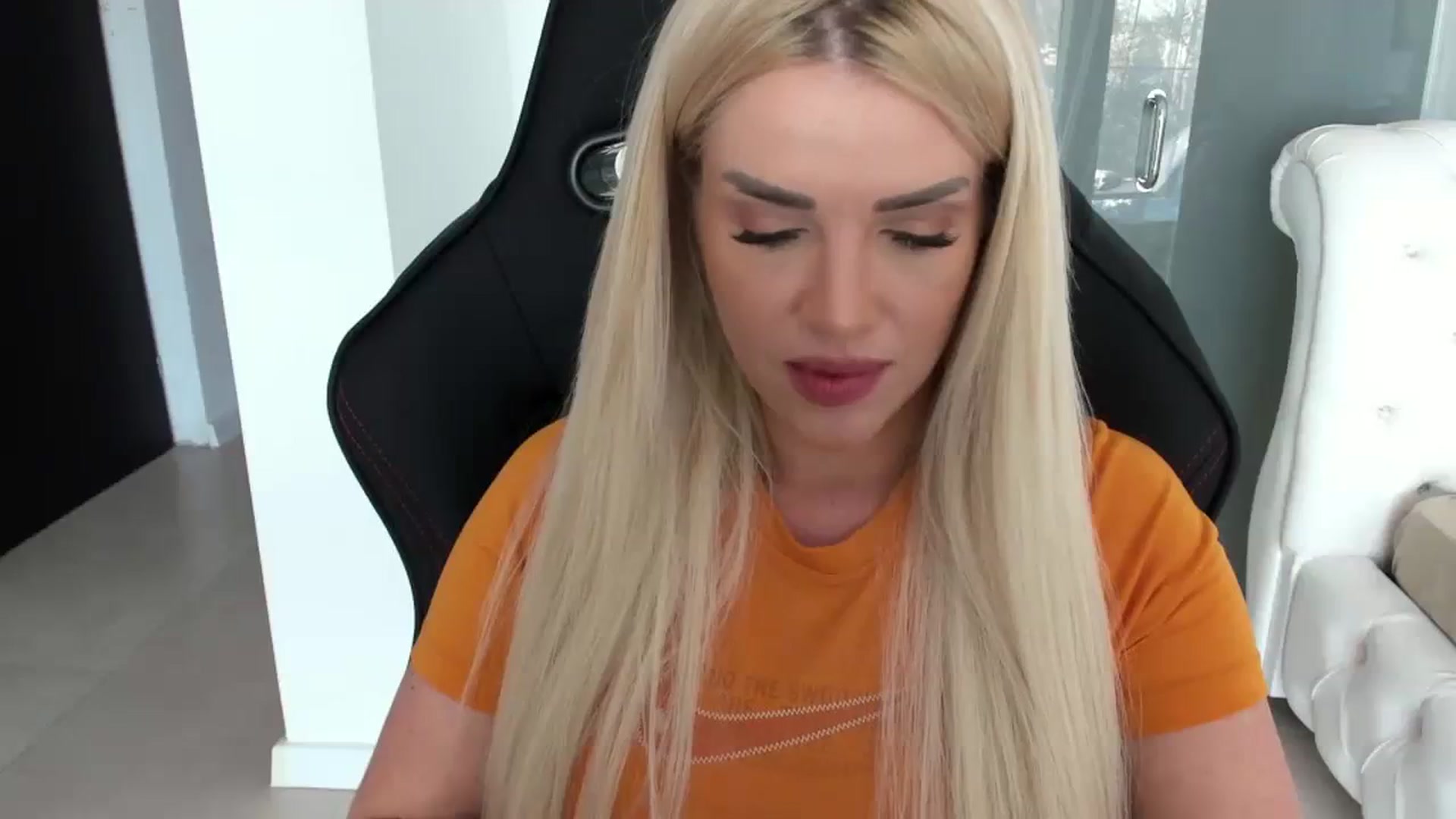 Gallery image thumbnail from Allesia_'s myfreecams stream on, 03/20/2024, 12:17 image 10 of 20