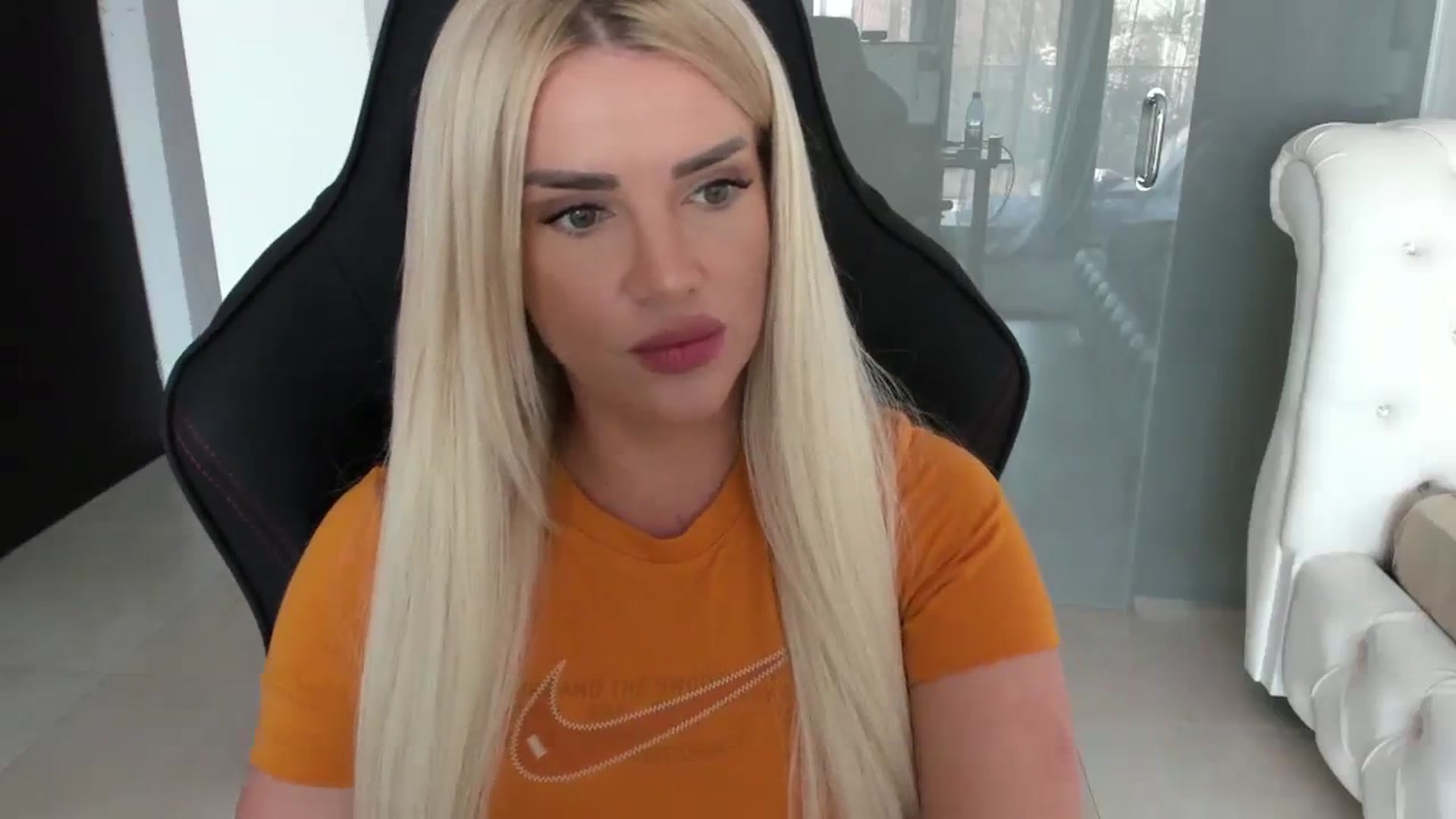 Gallery image thumbnail from Allesia_'s myfreecams stream on, 03/20/2024, 12:17 image 18 of 20