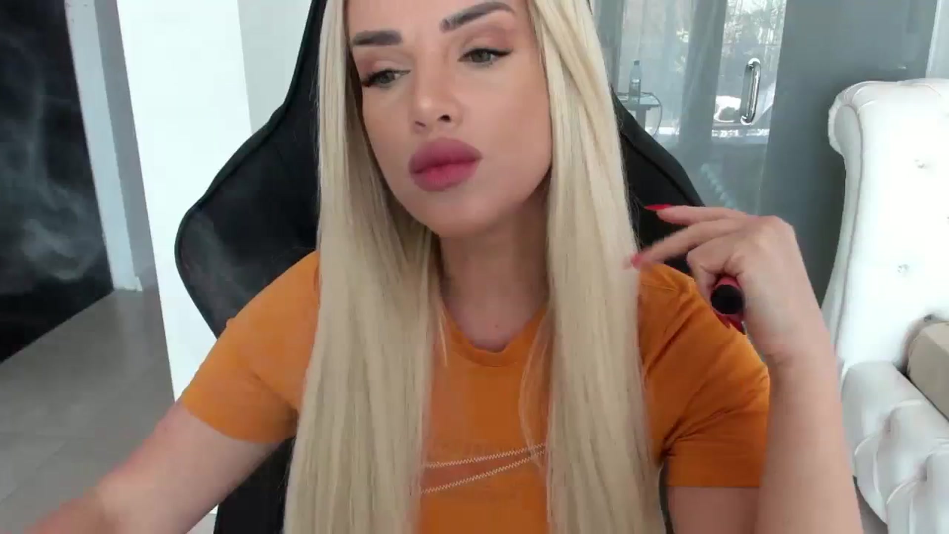 Gallery image thumbnail from Allesia_'s myfreecams stream on, 03/20/2024, 12:17 image 4 of 20