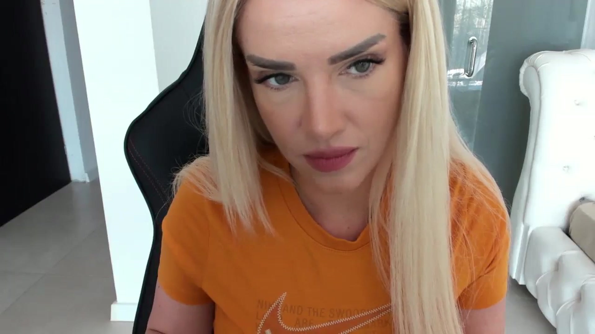 Gallery image thumbnail from Allesia_'s myfreecams stream on, 03/20/2024, 12:17 image 3 of 20