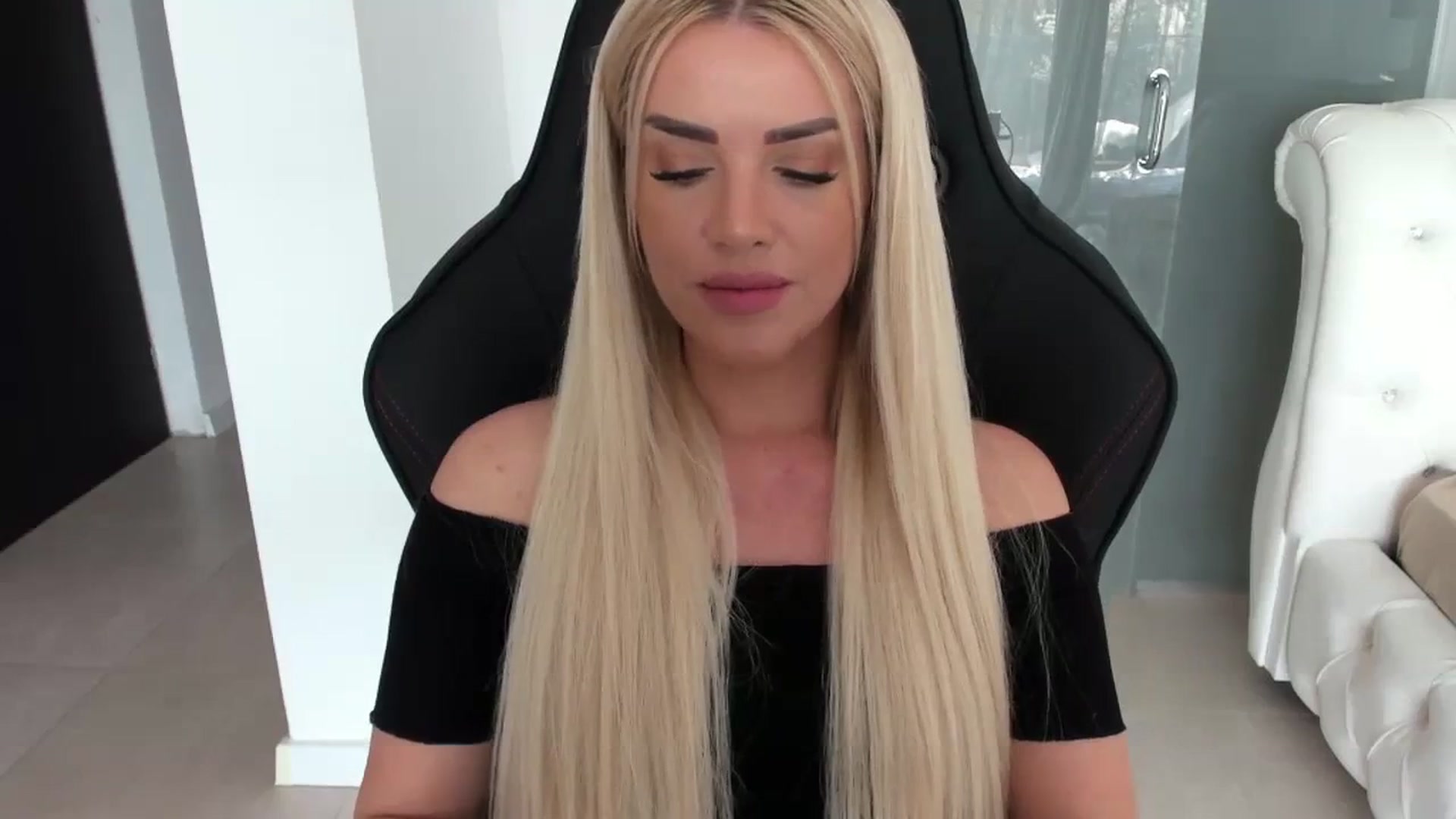 Gallery image thumbnail from Allesia_'s myfreecams stream on, 03/21/2024, 11:49 image 11 of 20