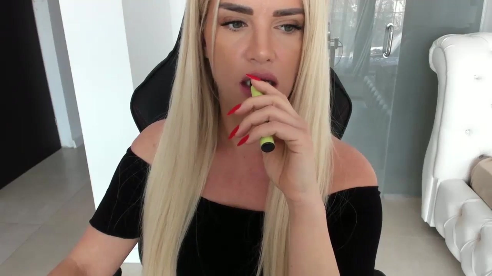 Gallery image thumbnail from Allesia_'s myfreecams stream on, 03/21/2024, 11:49 image 19 of 20