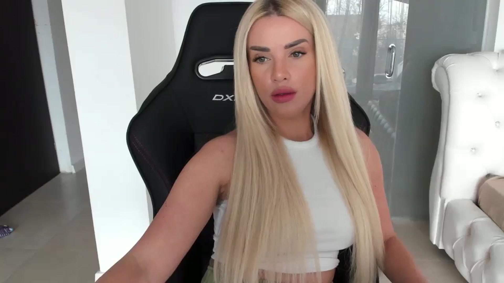 Gallery image thumbnail from Allesia_'s myfreecams stream on, 03/22/2024, 11:20 image 17 of 20