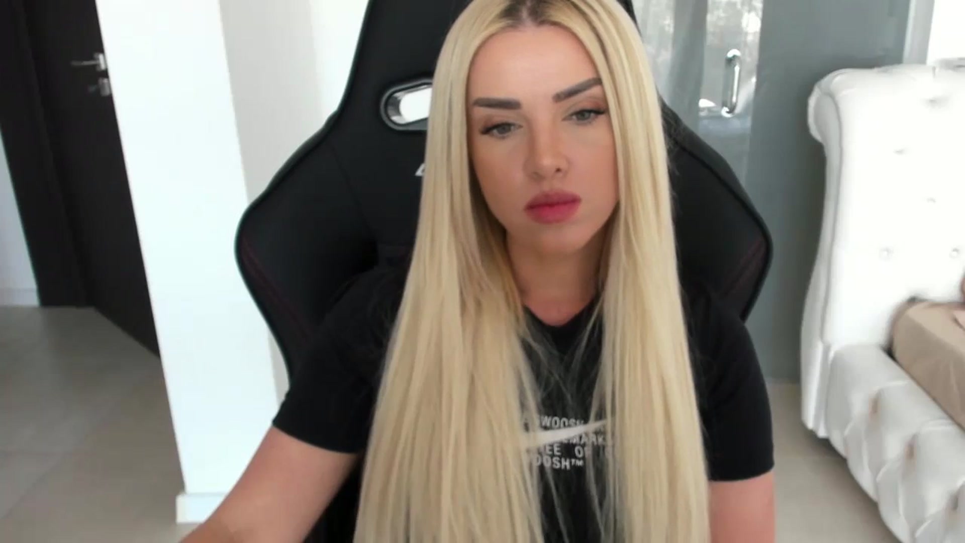 Gallery image thumbnail from Allesia_'s myfreecams stream on, 03/26/2024, 11:36 image 4 of 20